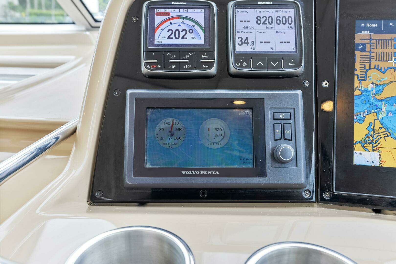 2016 Formula 45 Yacht - Image 9