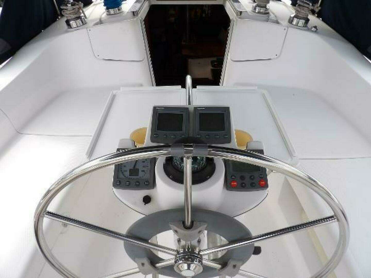 2002 Hunter 356 - Image 14