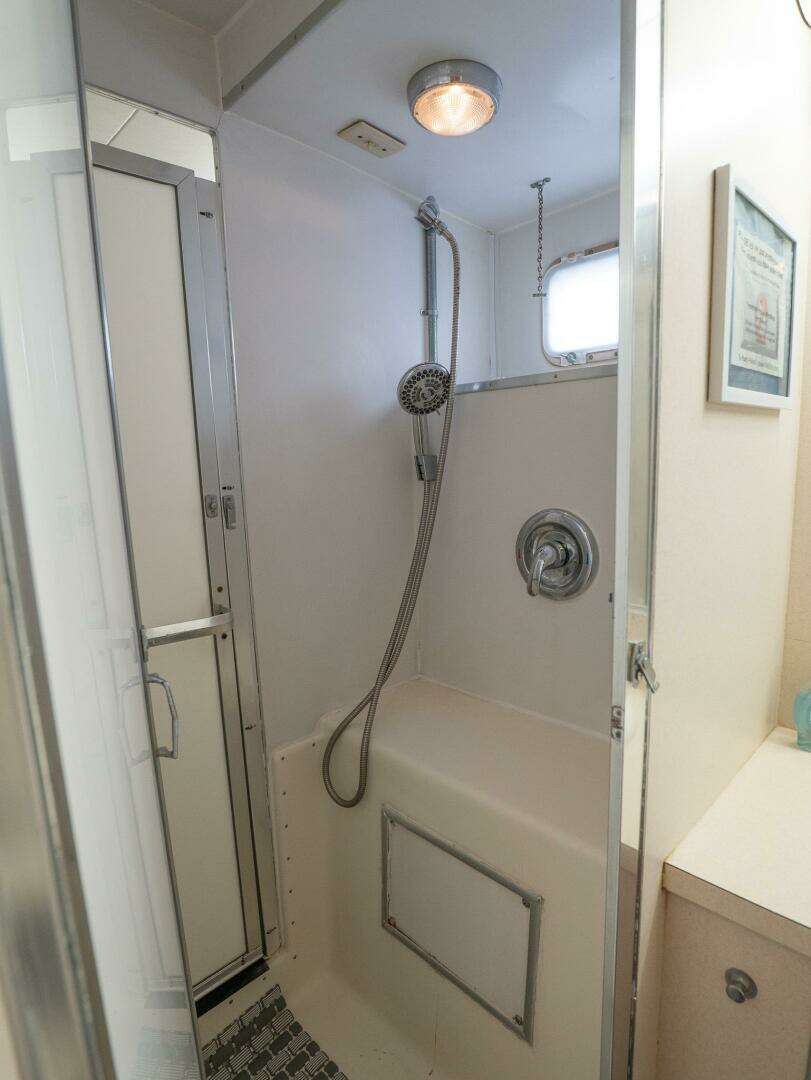 1975 Hatteras 58 Yacht Fisherman - Image 23