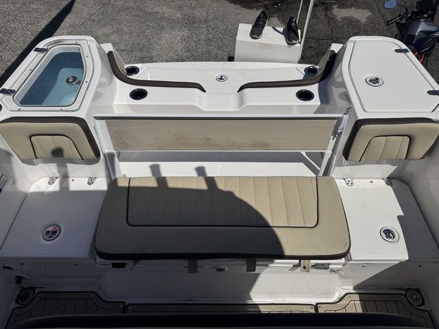 2026 Yamaha Boats 255 FSH Sport E - 29