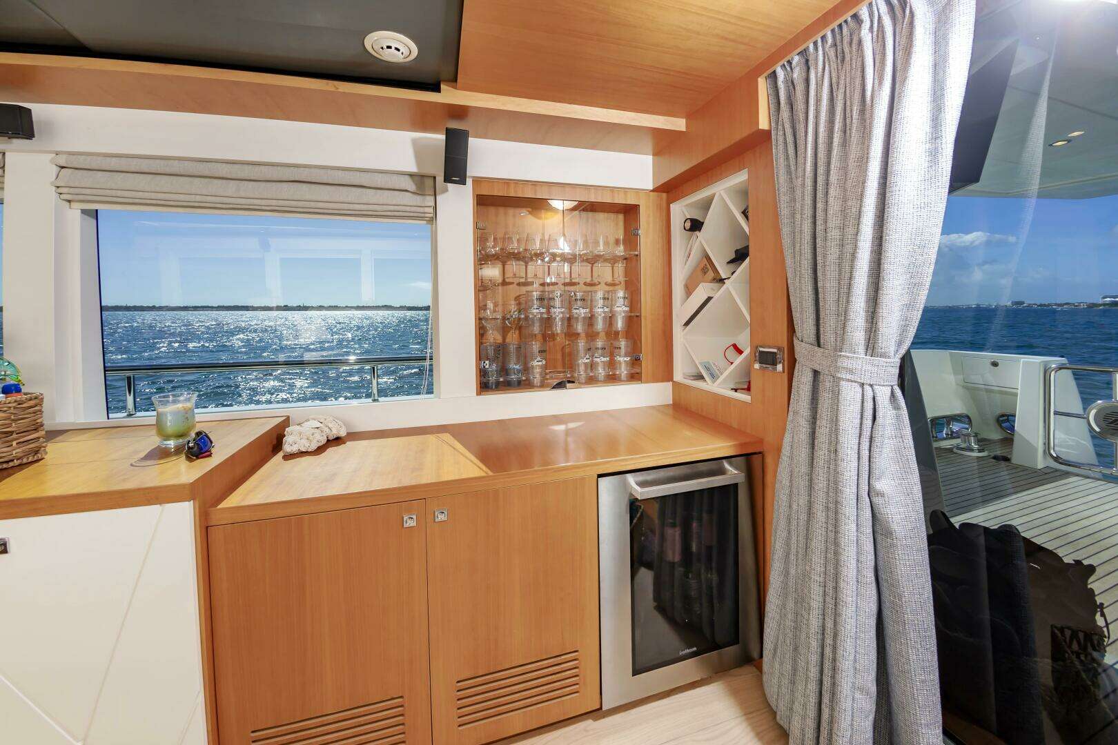 2017 Johnson 93 Flybridge - Image 35