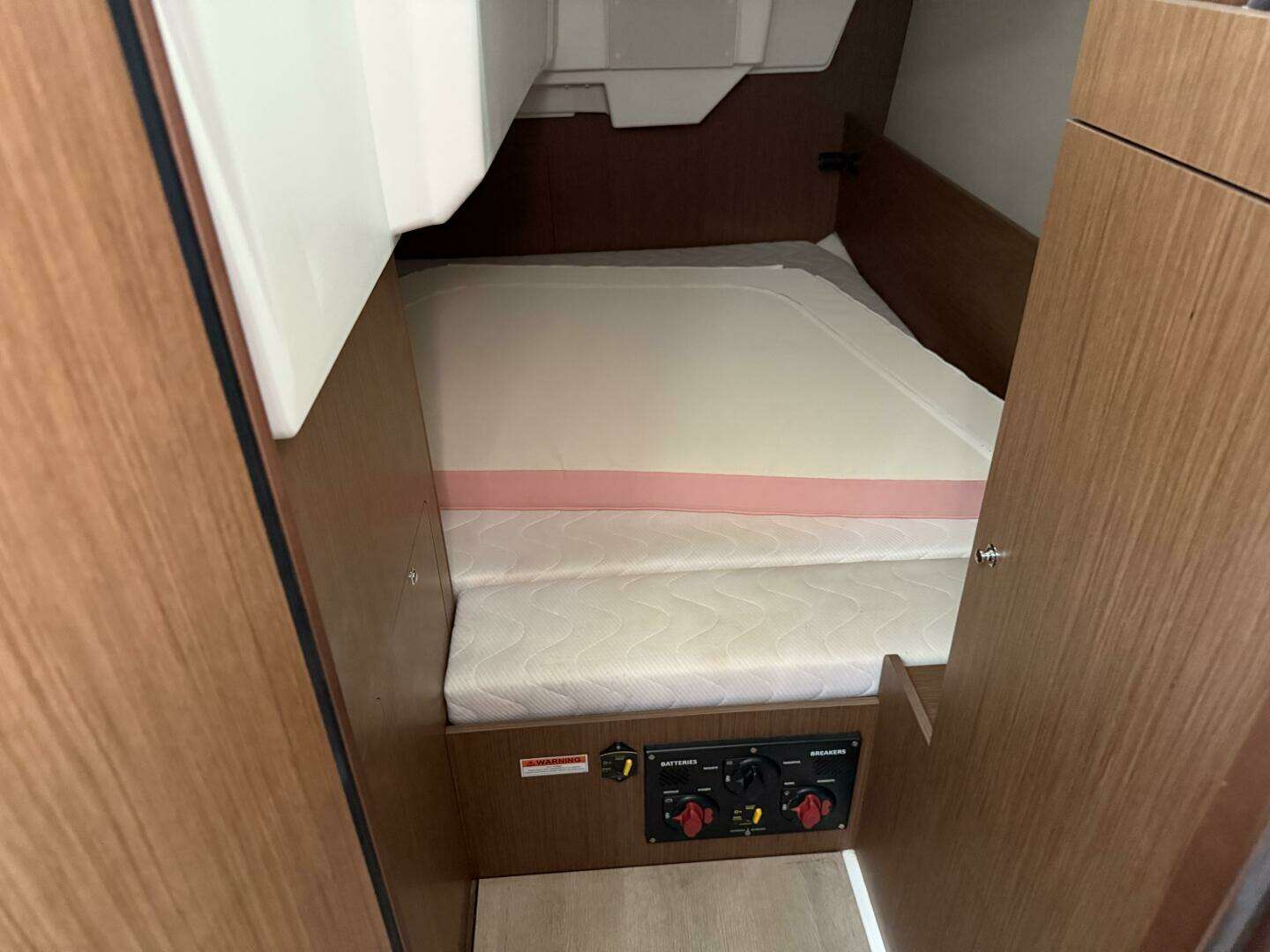 2021 Beneteau 35.1 - Image 17