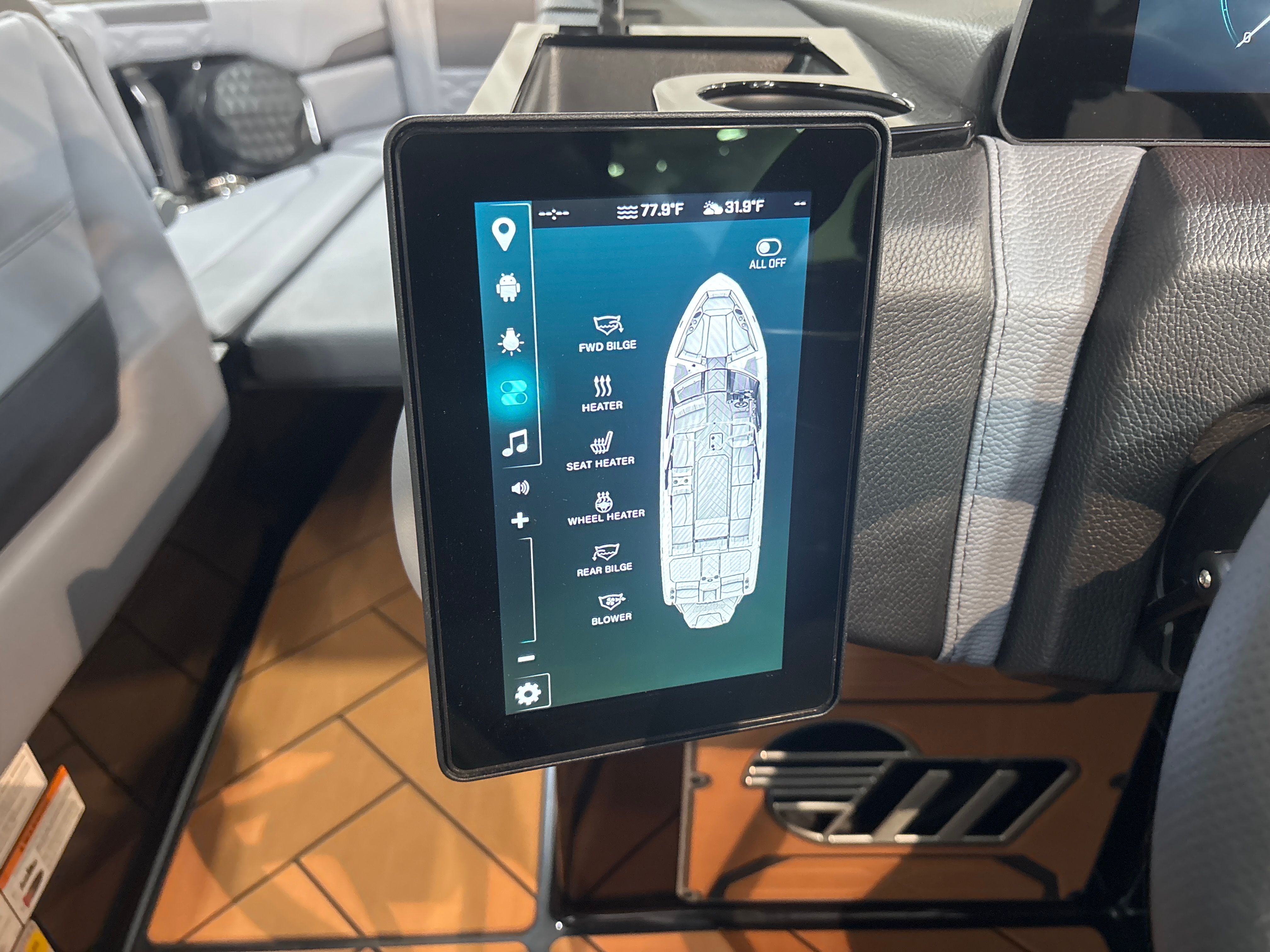 2026 Malibu 26 LSV - 15