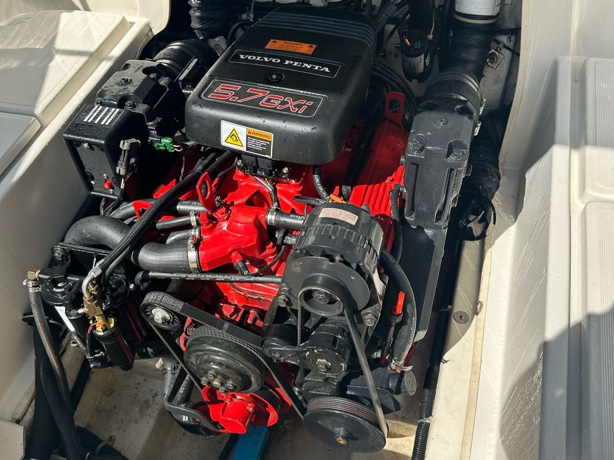2001 Regal 2550 LSC - 10