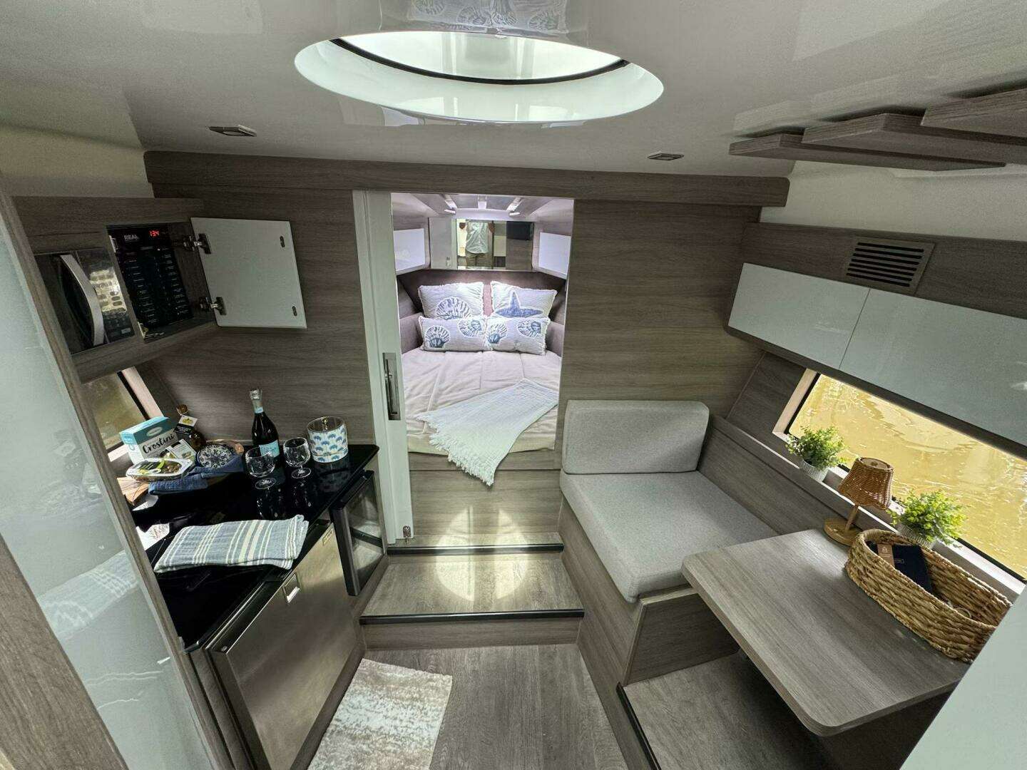 2025 Real 40 HT Luxury - Image 39