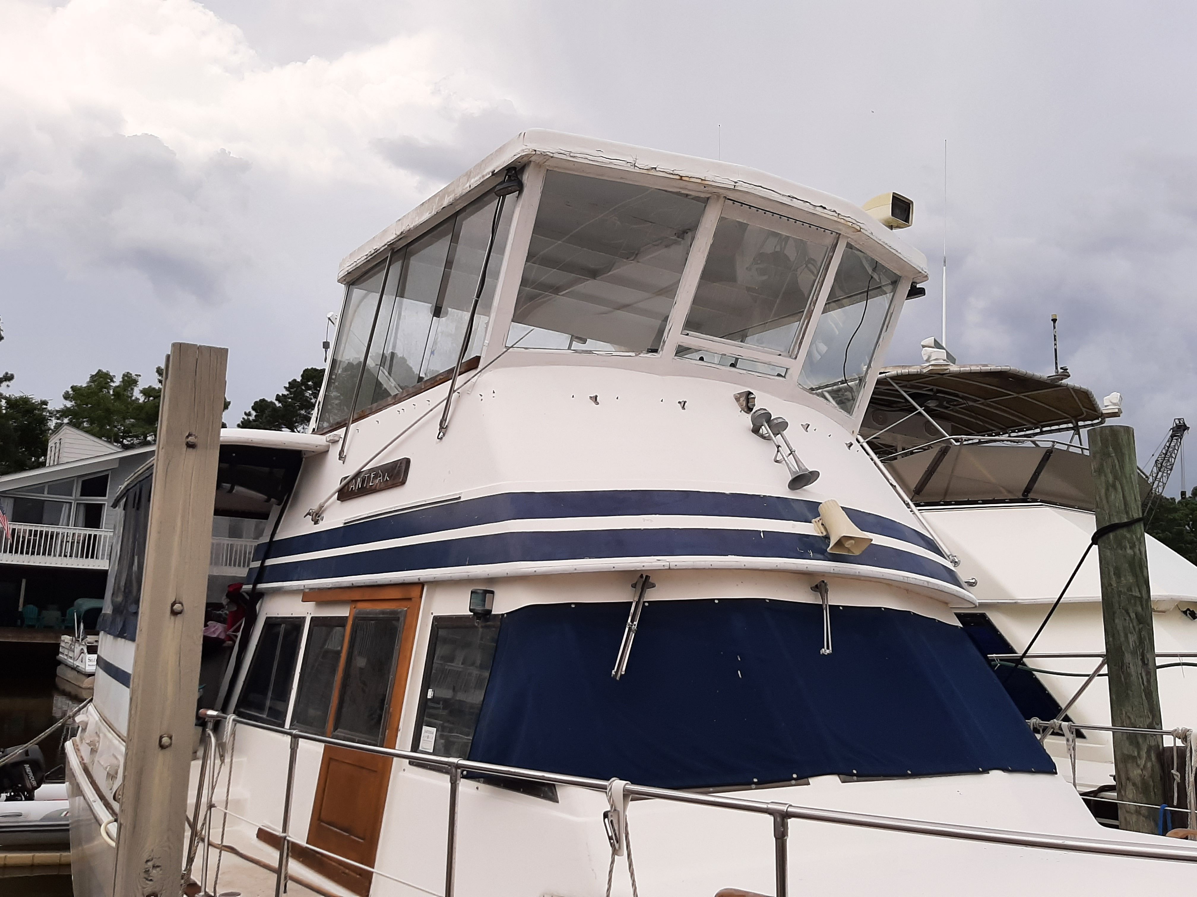 1979 Gulfstar Motor Cruiser - 8