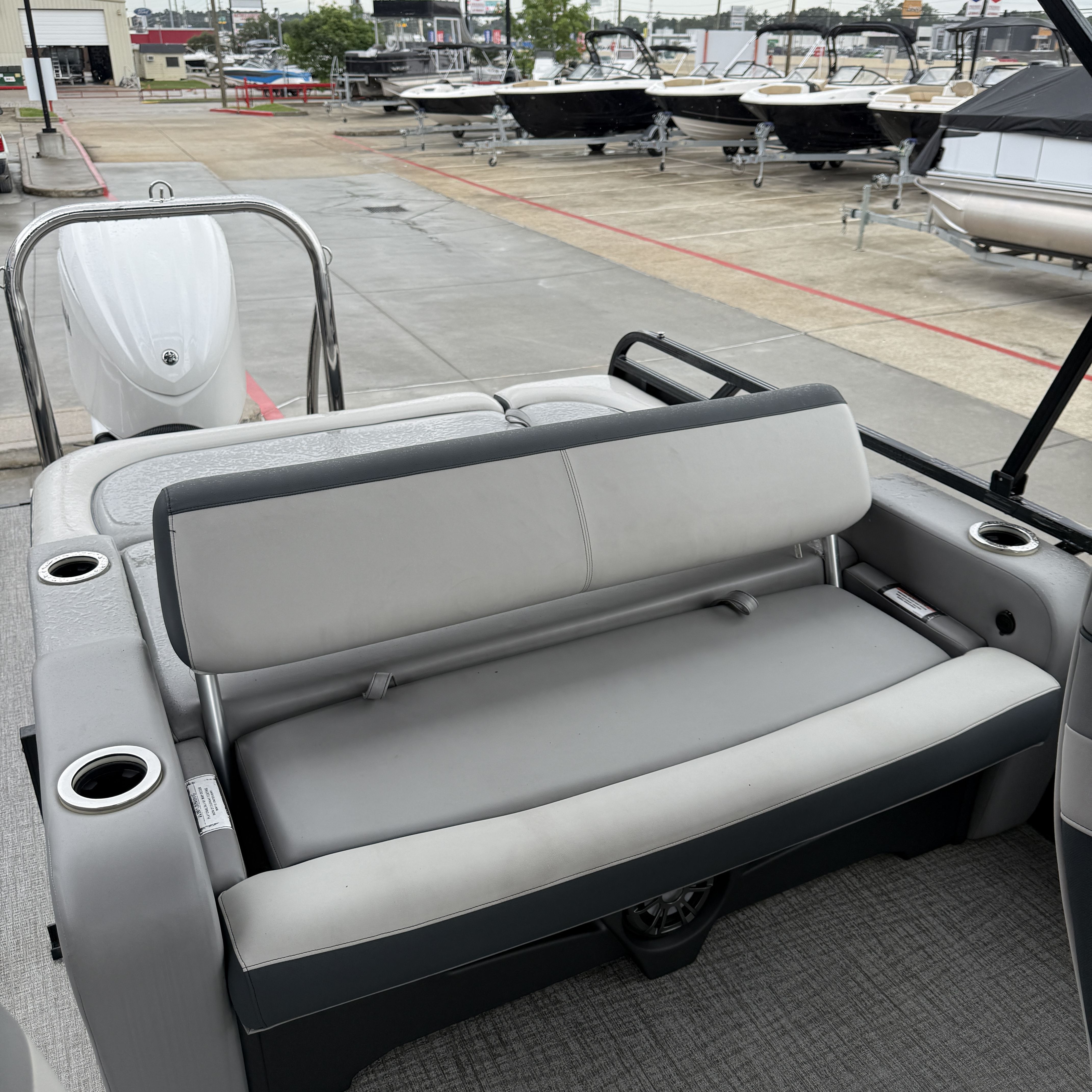 2025 Avalon Catalina Versatile Rear Bench - 23' - 15