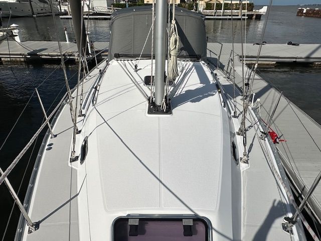 2023 Catalina 355 - 5