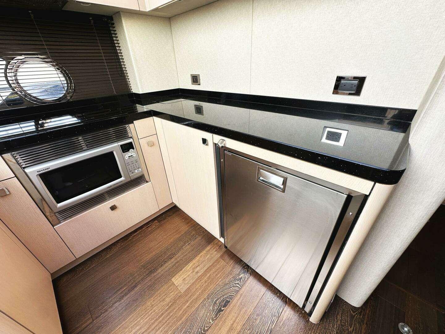 2015 Sunseeker Predator 57 - Image 24