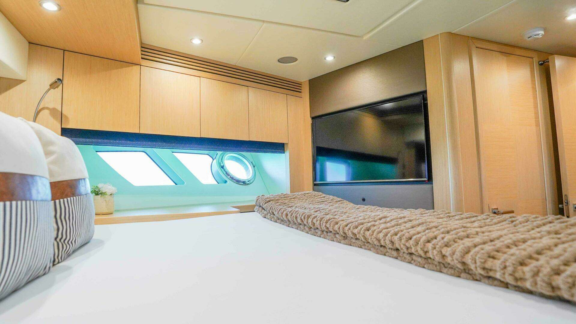 2016 Sunseeker 75 Yacht - Image 46