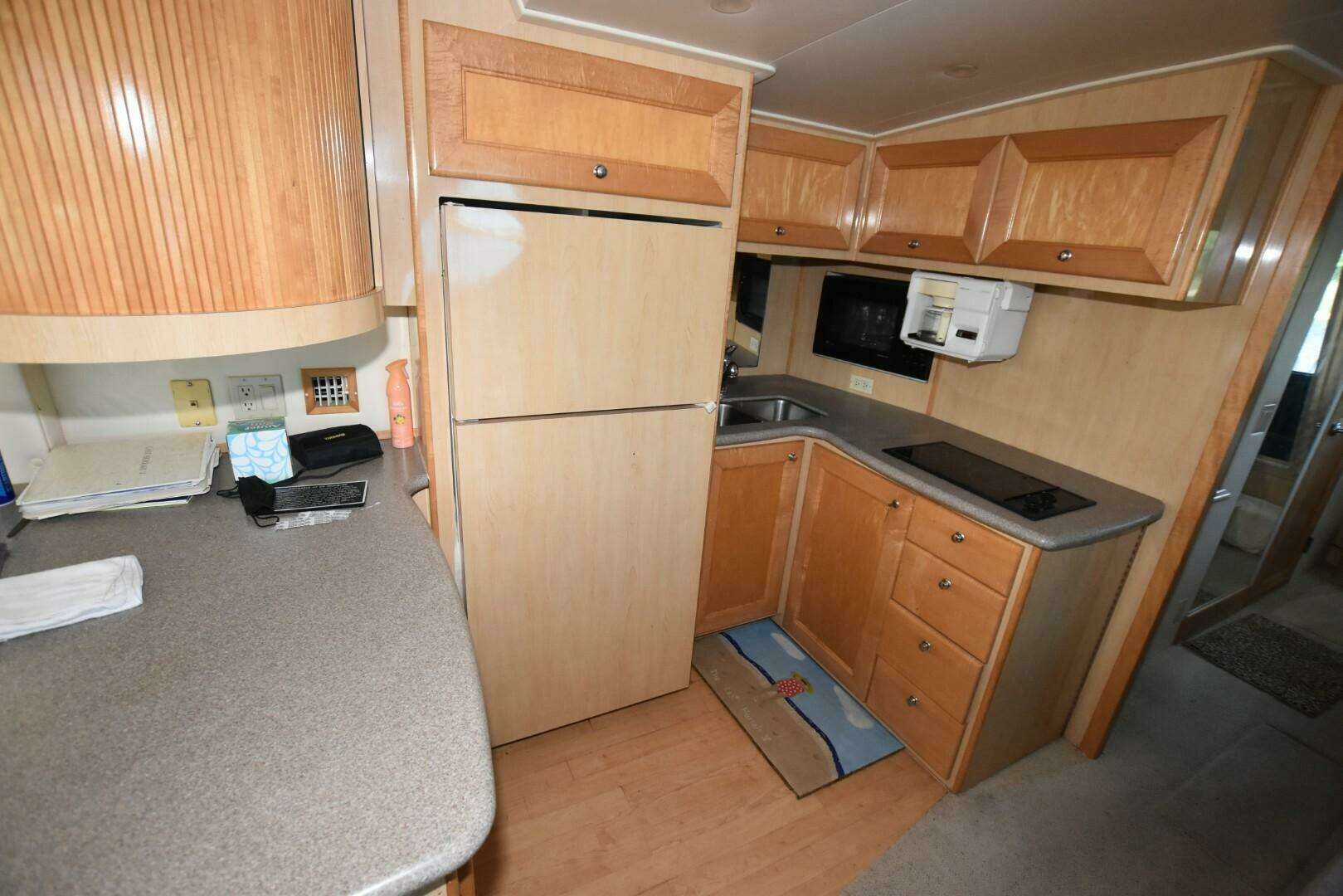 2005 Bluewater 5200 - Image 15