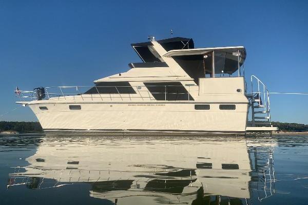 1986 Carver 42 Aft Cabin Motor Yacht