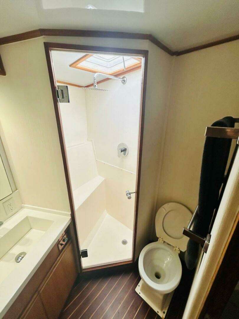 1988 Bertram 54' - Image 22