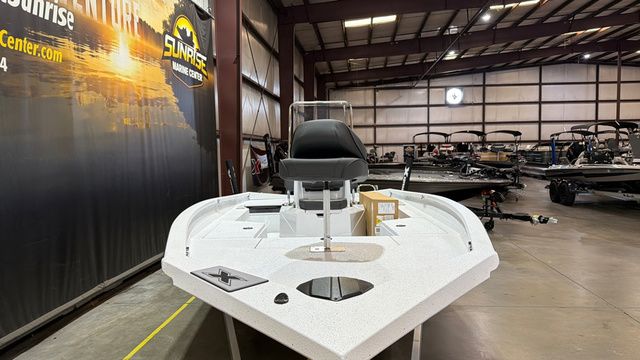 2026 Xpress H22 Bay W/ Yamaha 200 "SHO" - 8