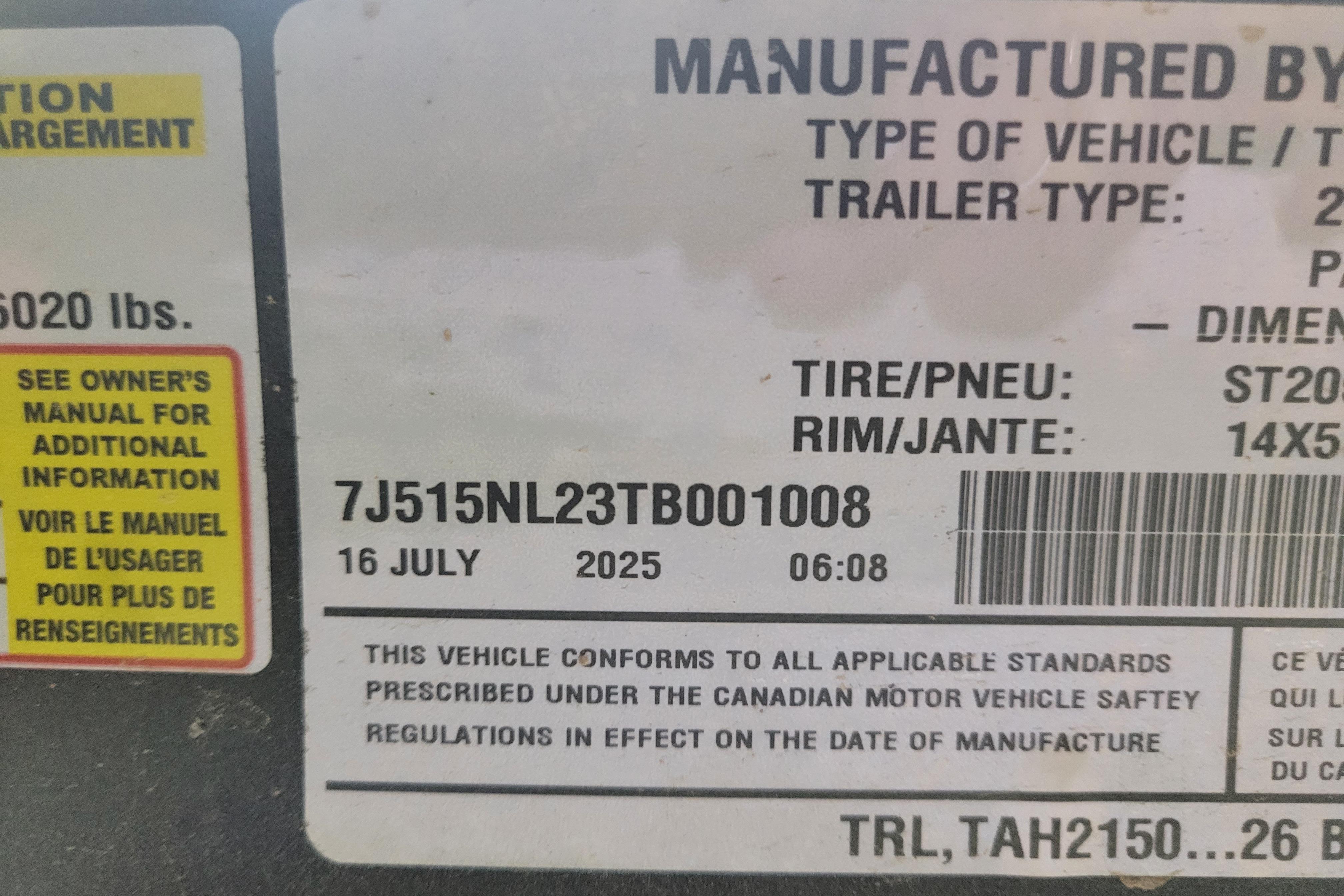 Label displaying vehicle specifications and compliance details for Tahoe 2150, manufactured in 2025.