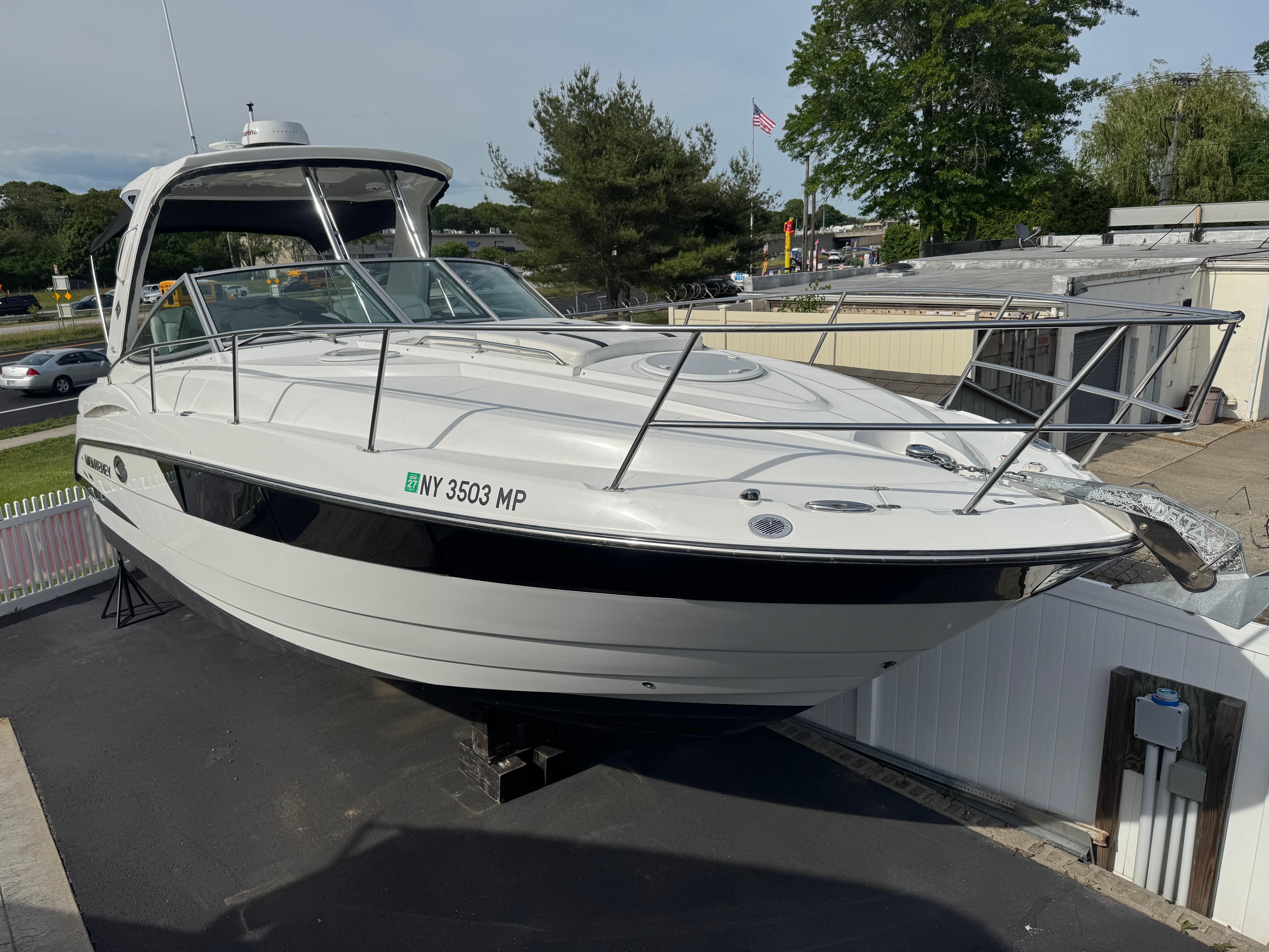 2018 Monterey 335 Sport Yacht - 2