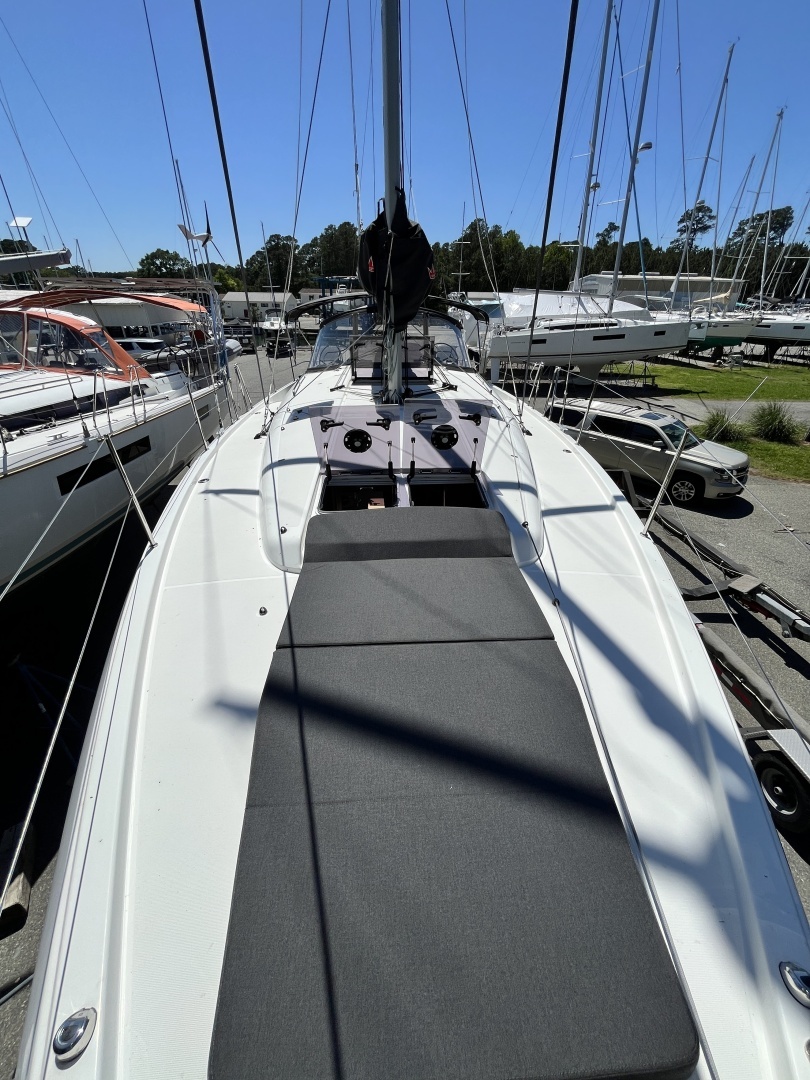 2025 Jeanneau Sun Odyssey 440 - Image 7