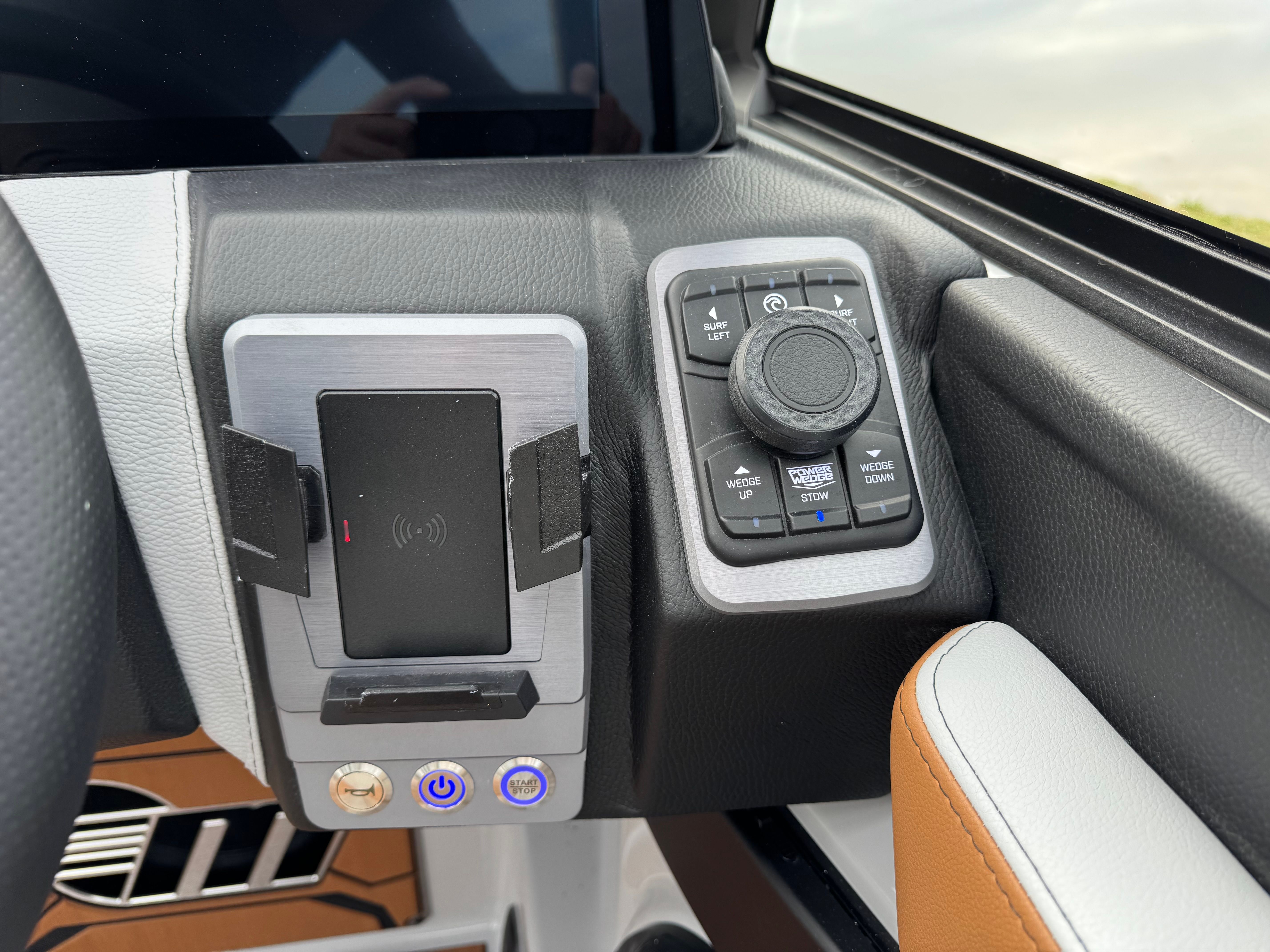 2026 MALIBU 23 MXZ - Image 13
