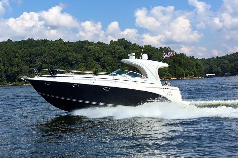 2008 Rinker 400 Express Cruiser