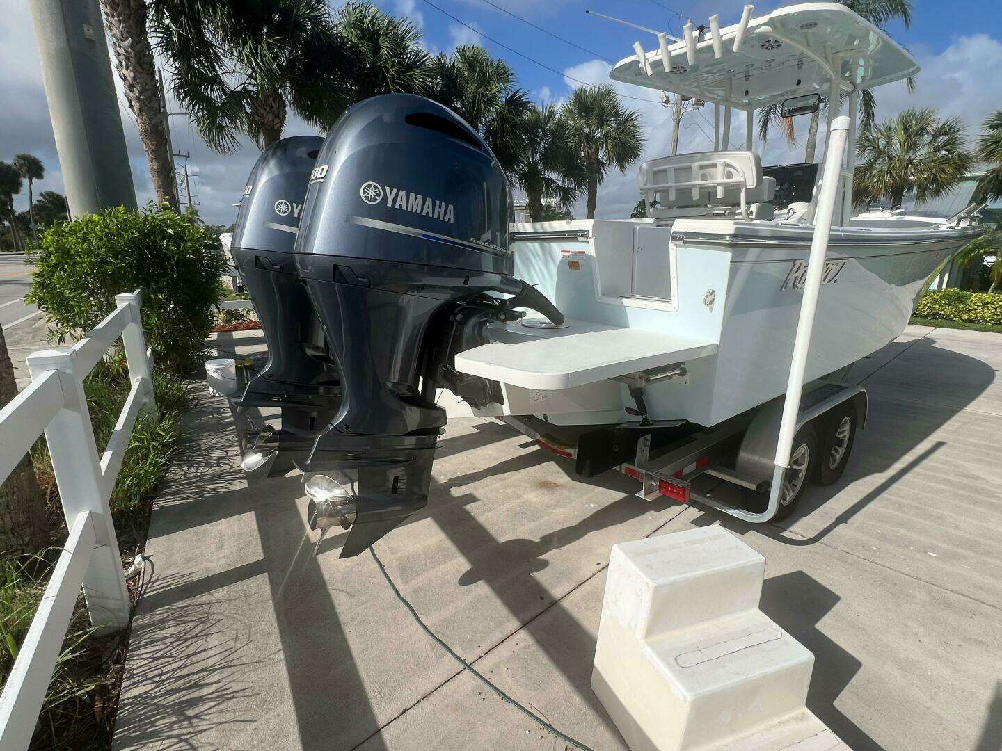2022 Parker 25 Center Console - Image 3