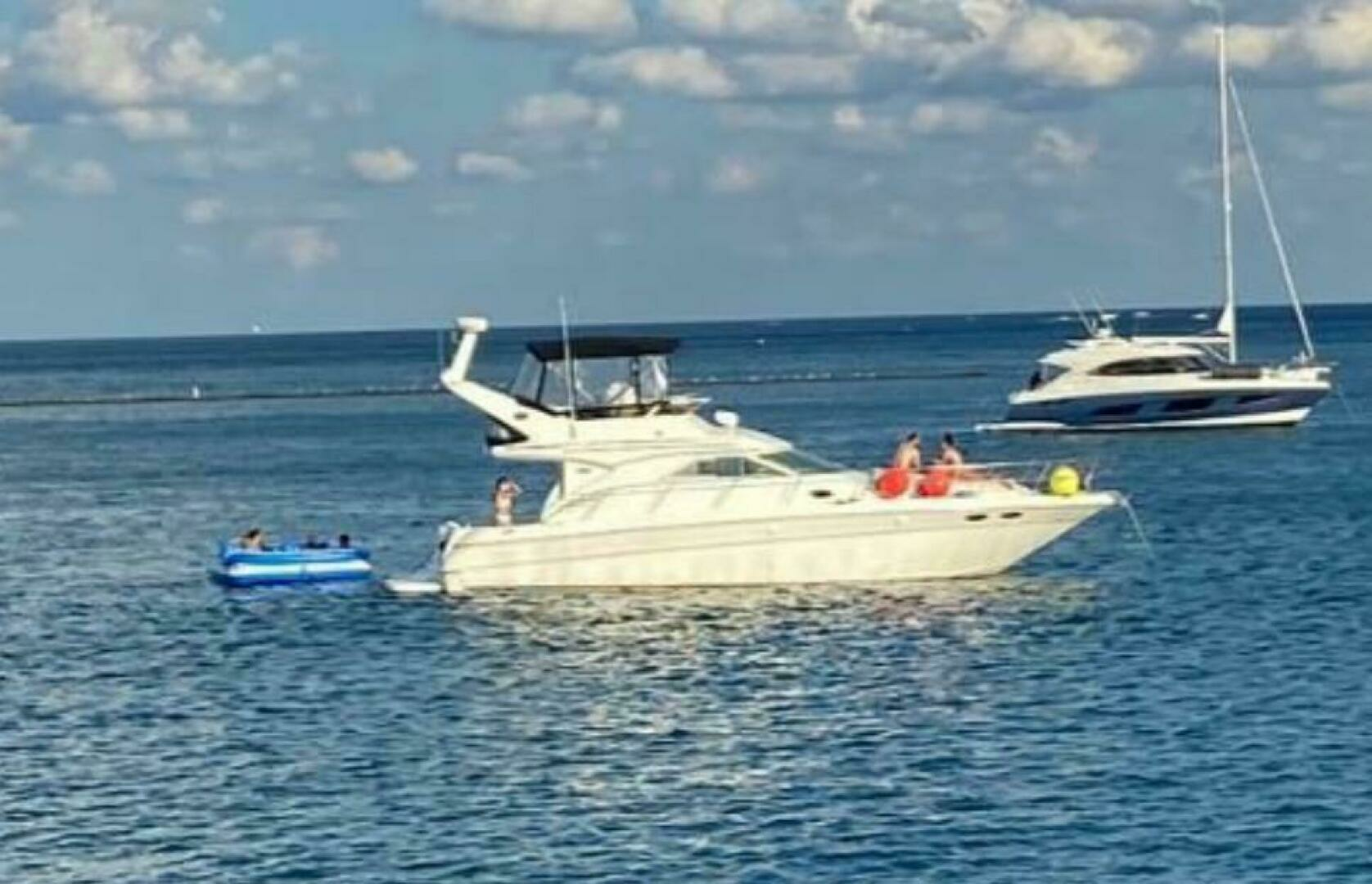 2001 Sea Ray 400 Sedan Bridge - Image 2