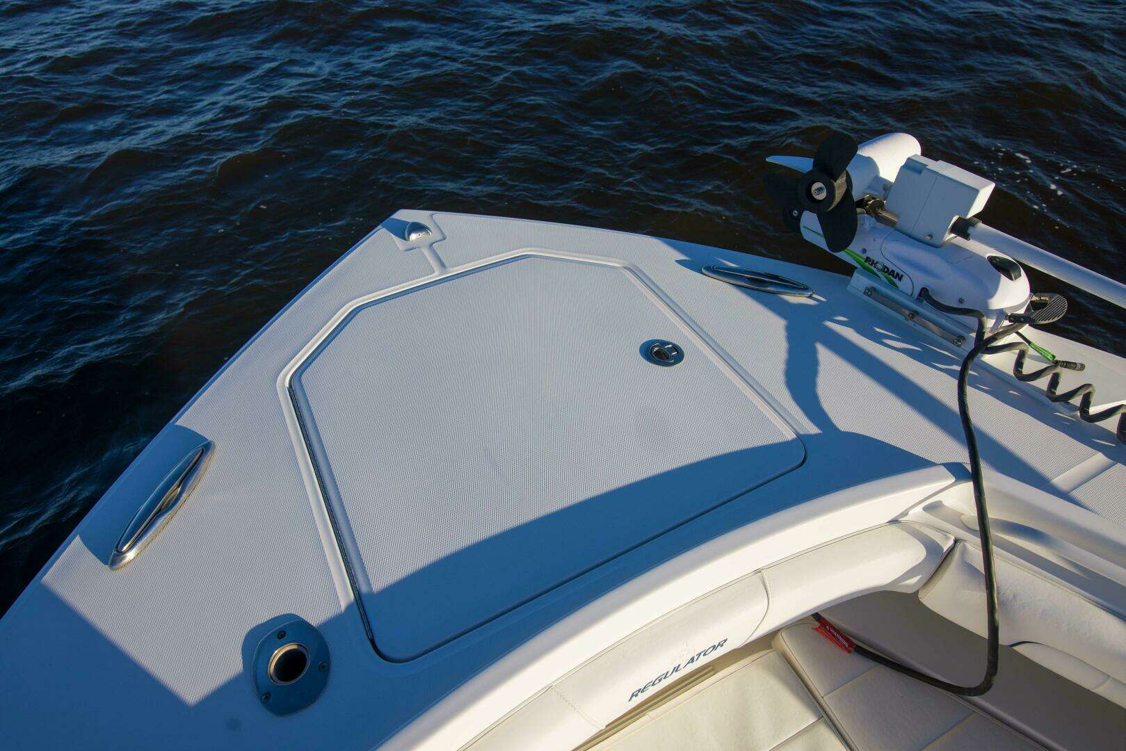 2016 Regulator 41 Center Console - Image 23