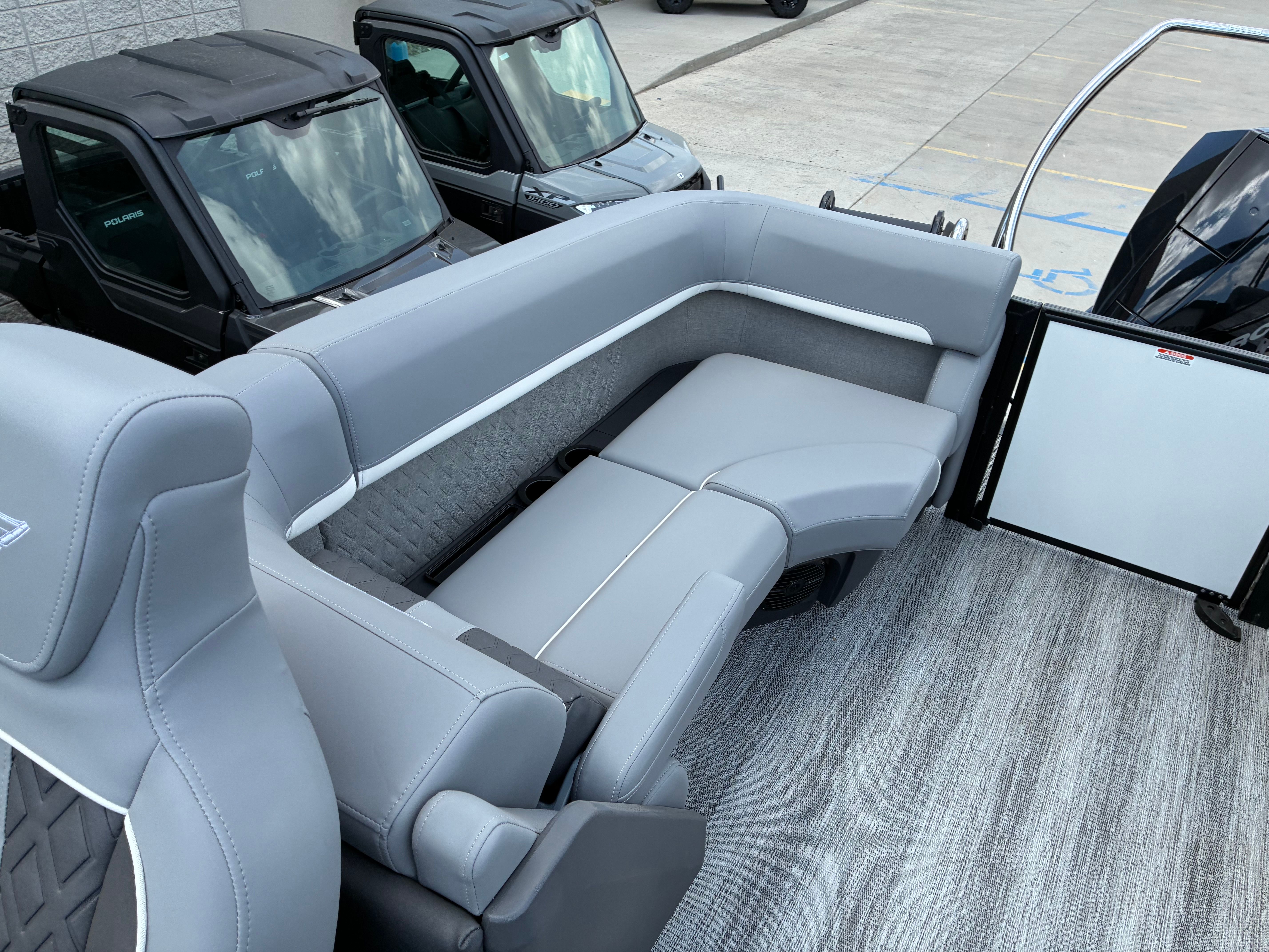 2026 Bennington 24 M Fastback - Quad Bench - 31