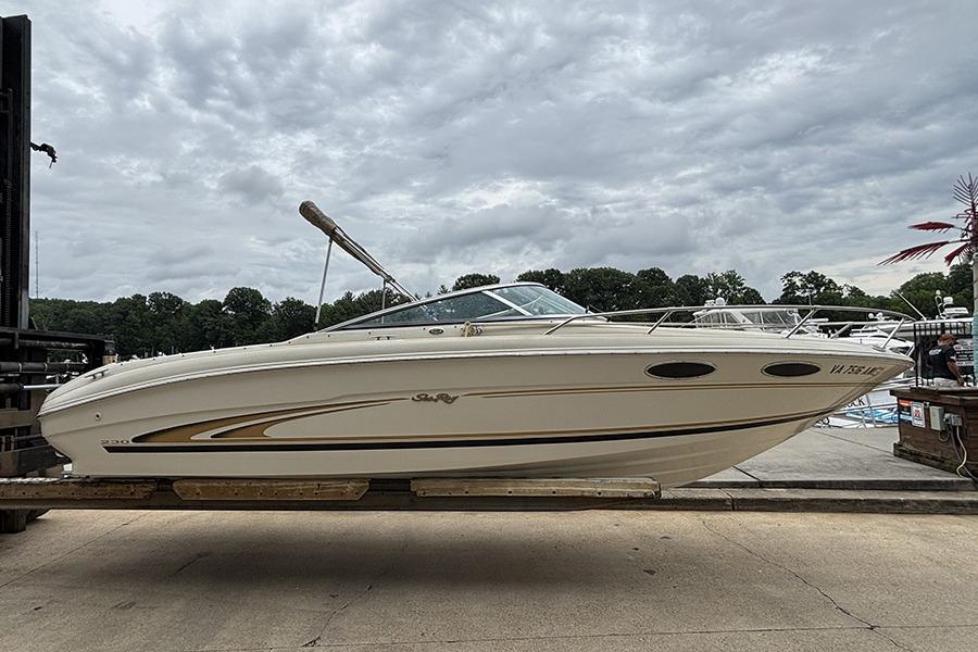 2000 Sea Ray 230 Overnighter