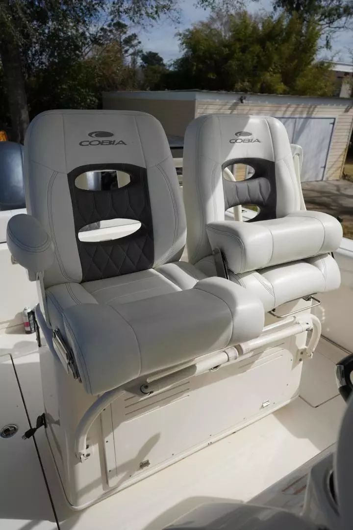 2022 Cobia 262 - Image 12