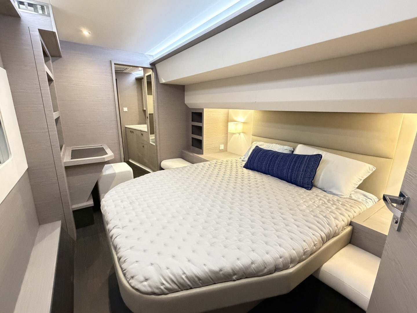 2024 Fountaine Pajot MY 5 - Image 13