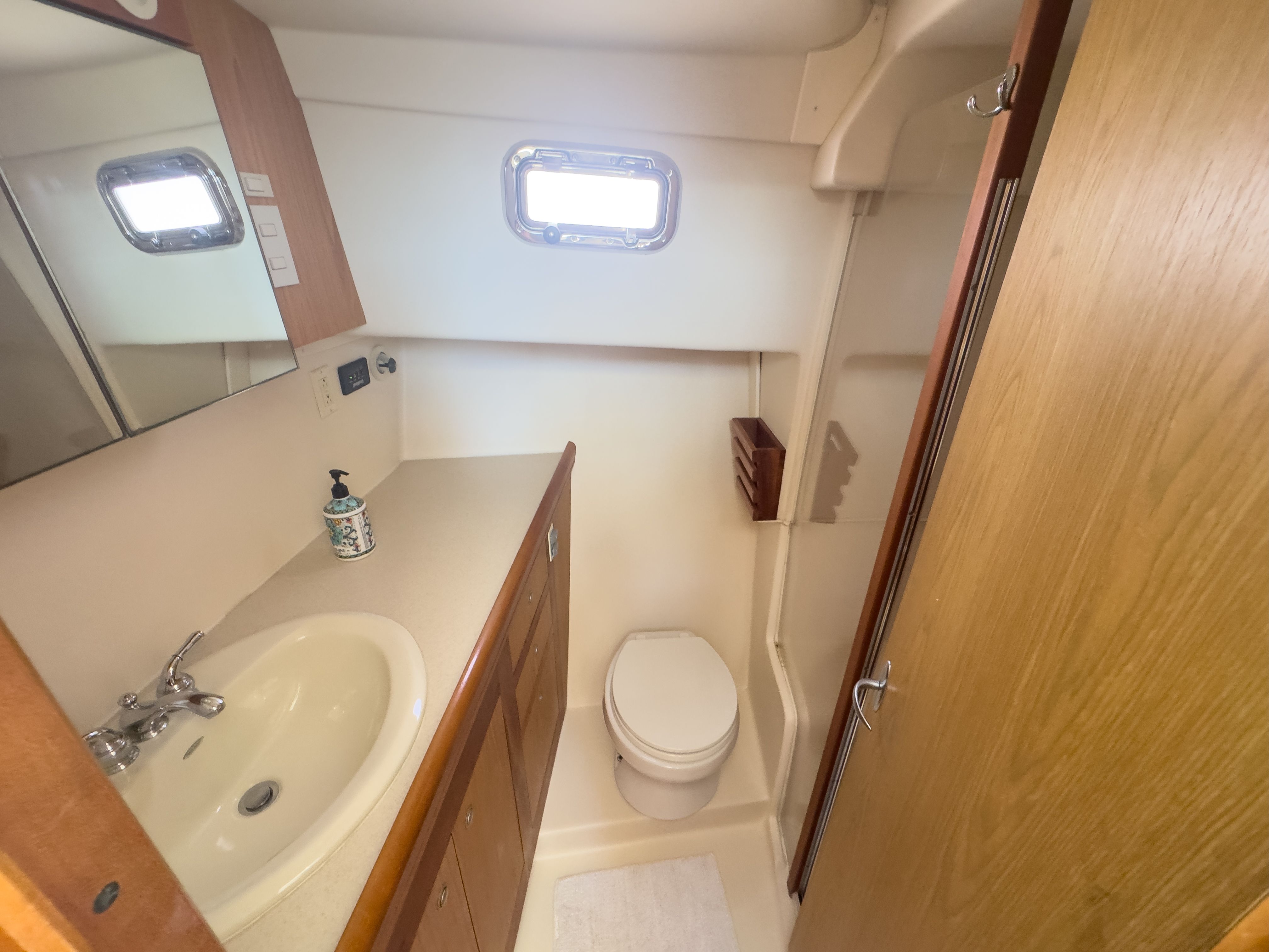 2006 Mainship 43 Trawler - 7