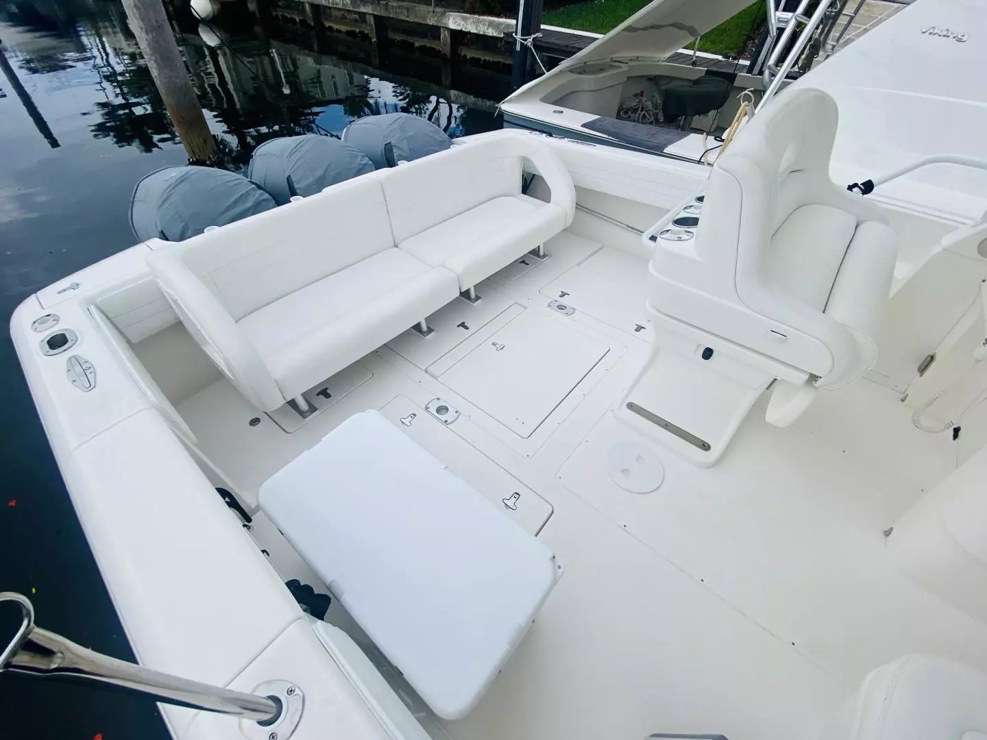 2008 Intrepid 390 Sport Yacht - Image 23