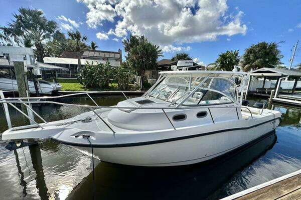 2005 Boston Whaler 305 Conquest