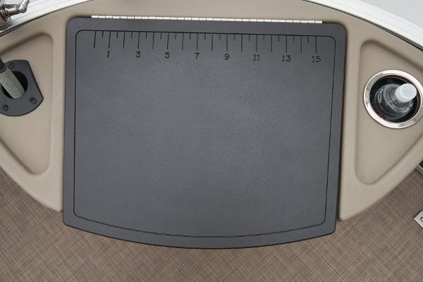 Sun Tracker Sportfish 24 XP3