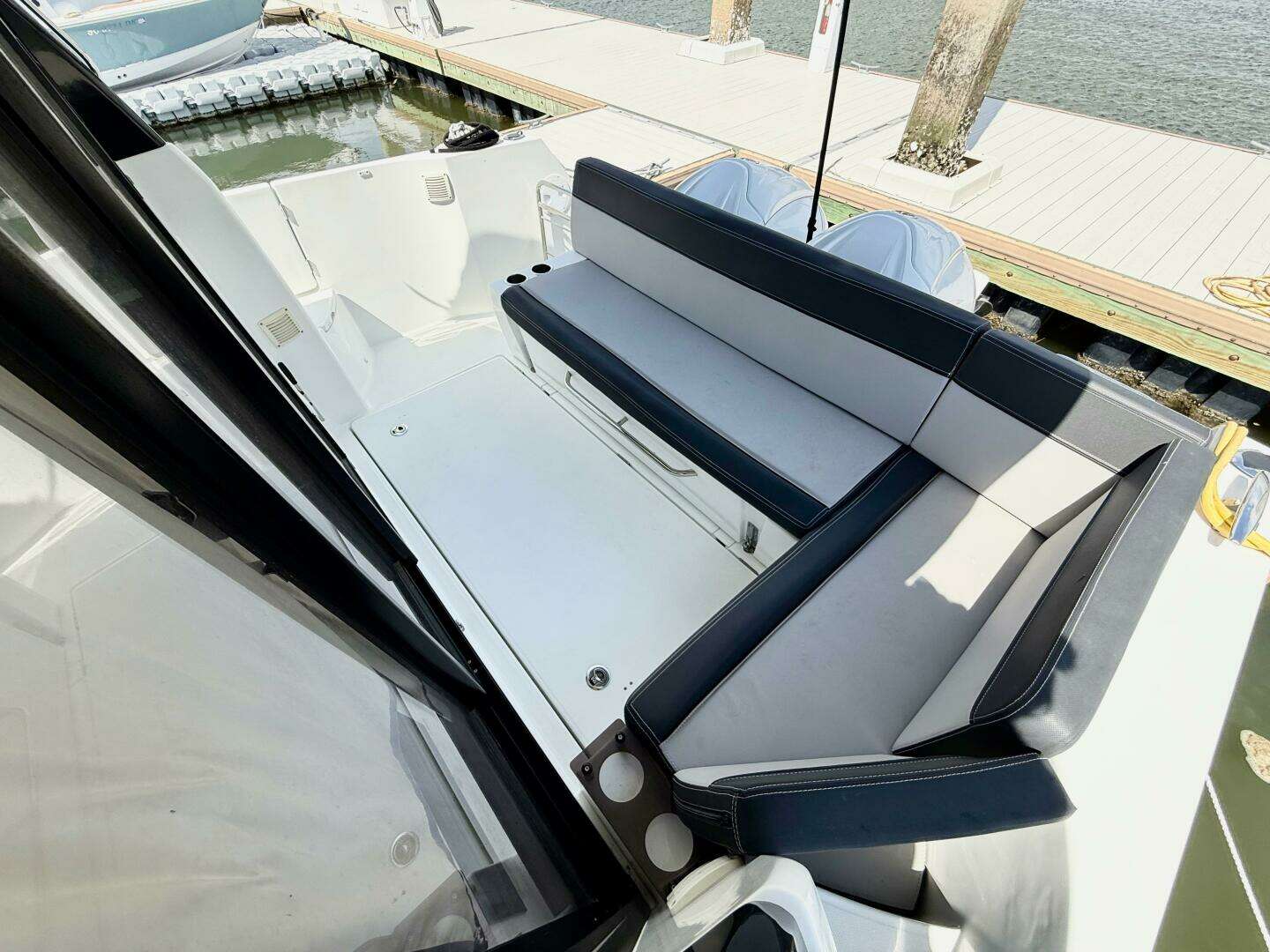 2022 Jeanneau NC 1095 Coupe - Image 8