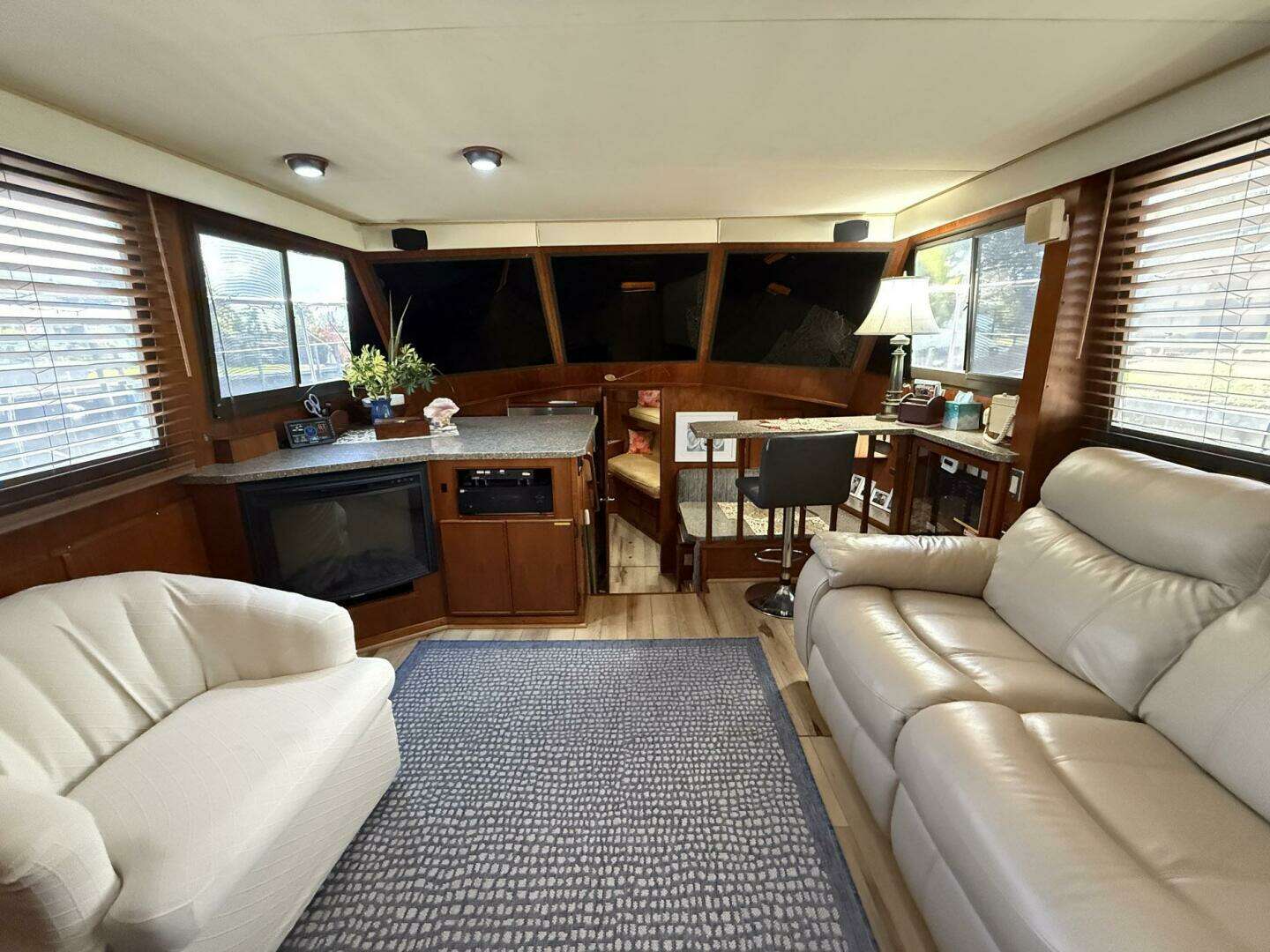 1989 Atlantic 47 Motor Yacht - Image 11