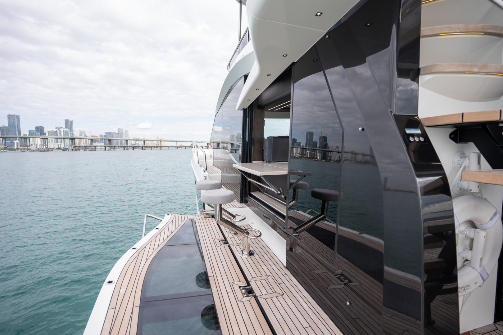 2025 Galeon 560 FLY - Image 56