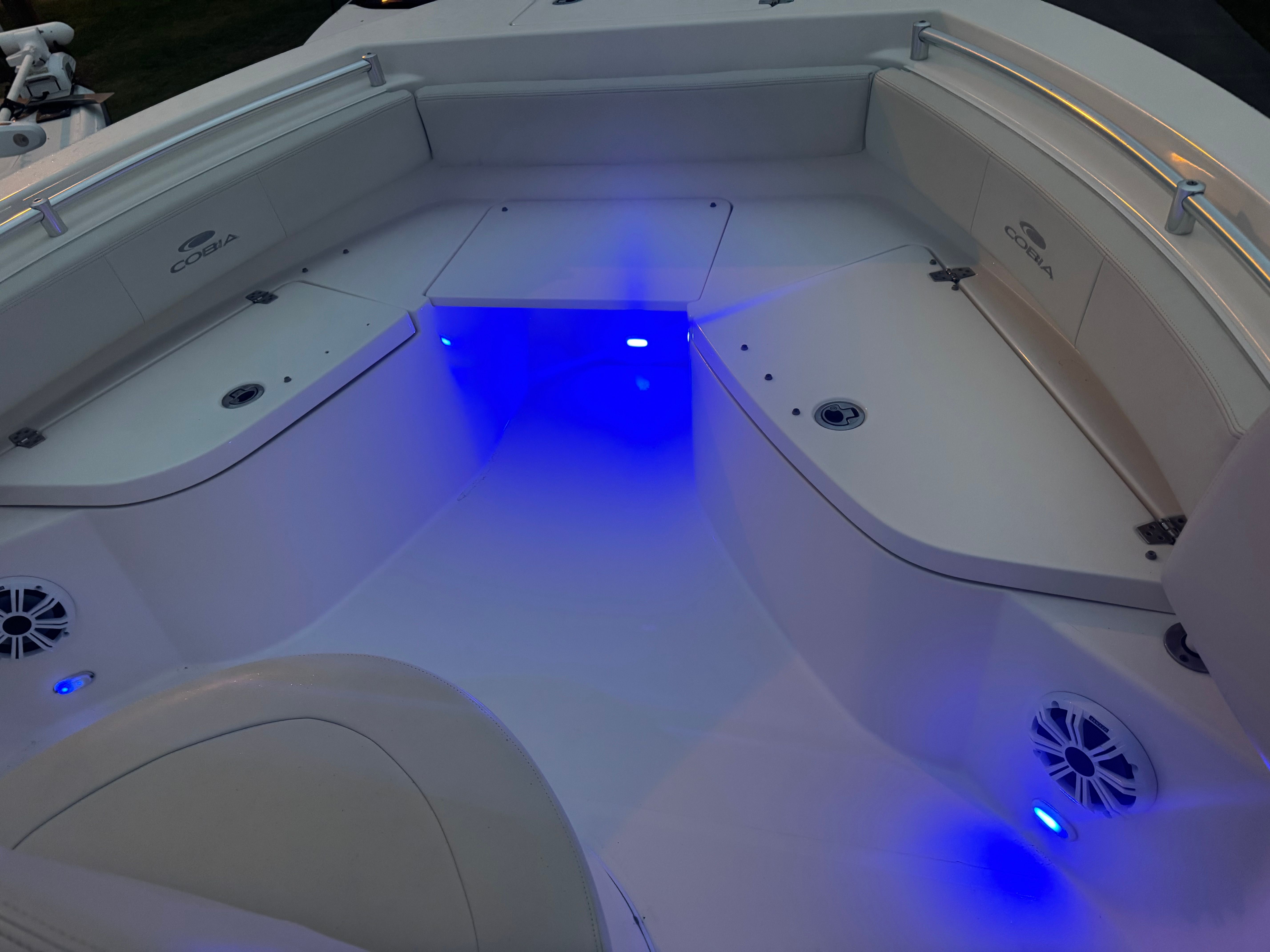 2018 Cobia 220 Center Console - 9