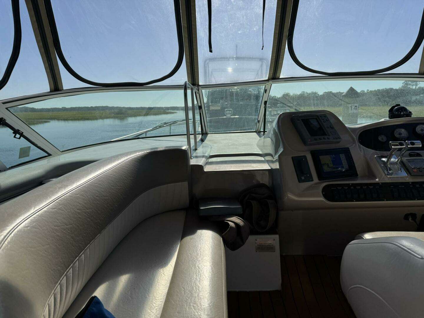 2003 Cruisers Yachts 3772 - Image 32