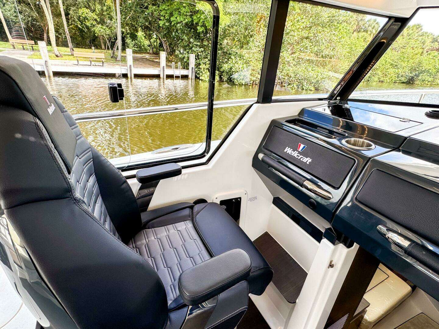 2025 Wellcraft 38 Explorer - Image 31