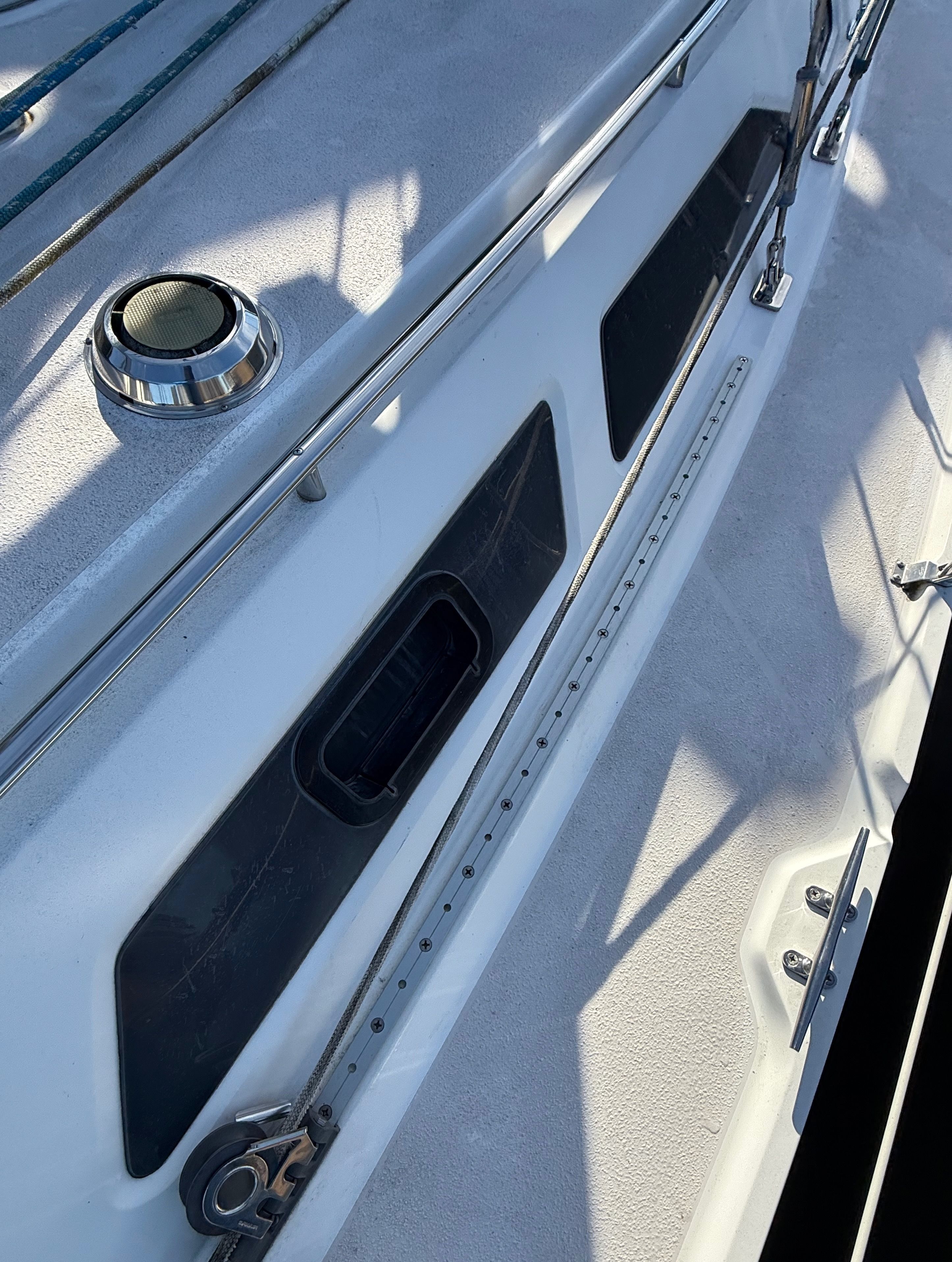 2001 Catalina 380 - 18
