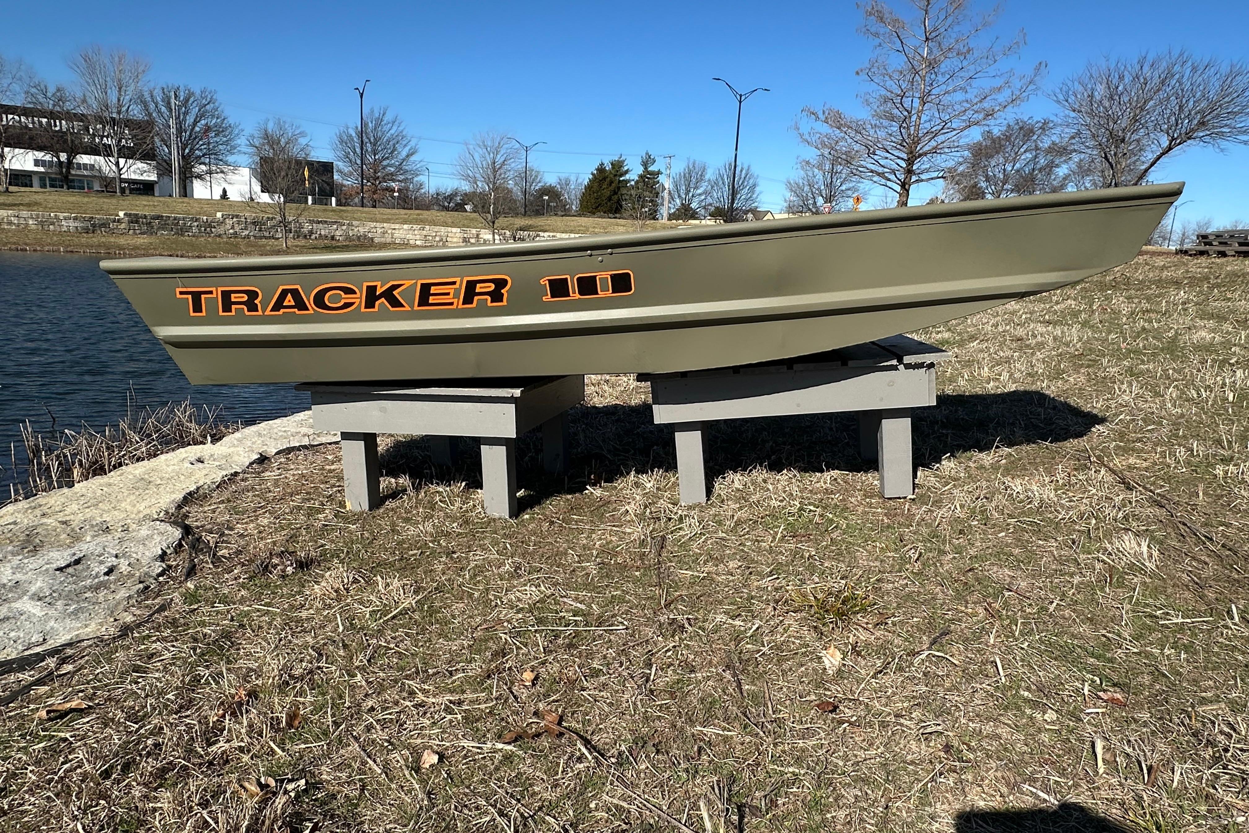 2026 Tracker Grizzly 10 Jon