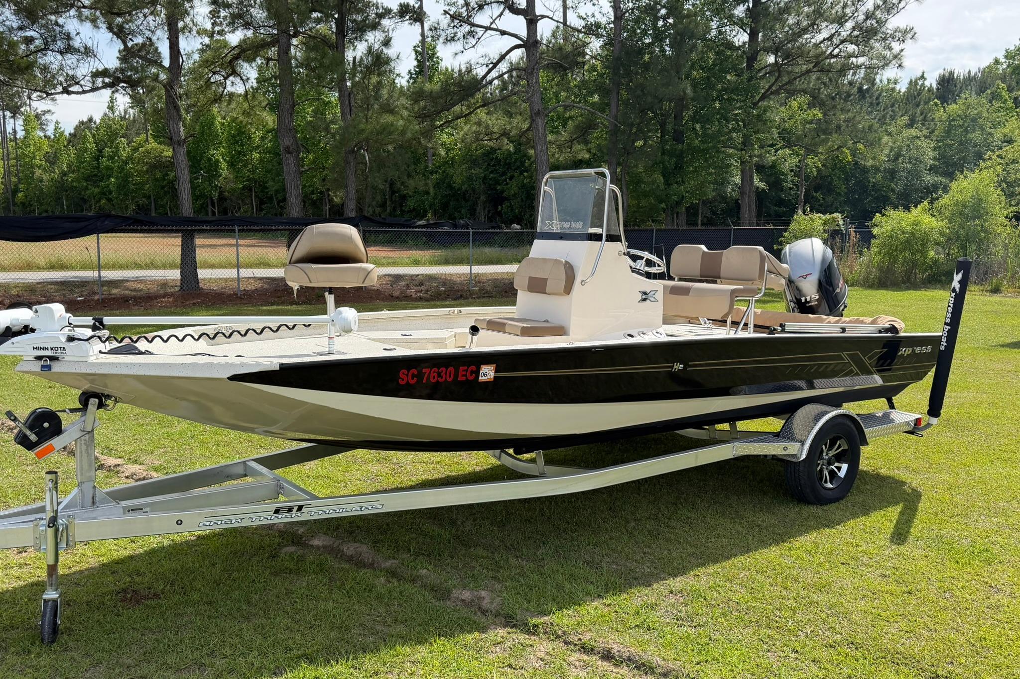 2023 Xpress H20B Bay