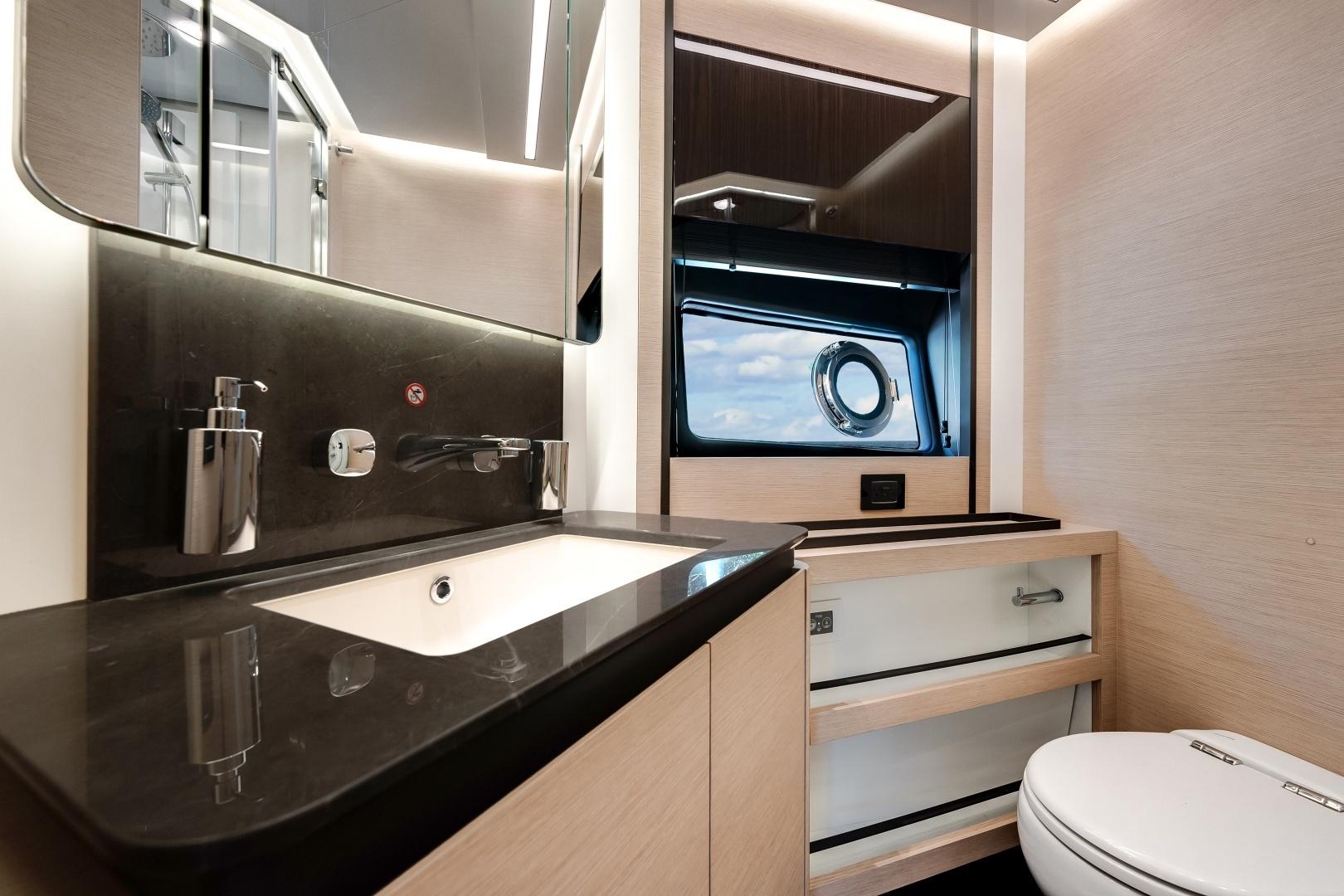2024 Azimut S8 - Image 54