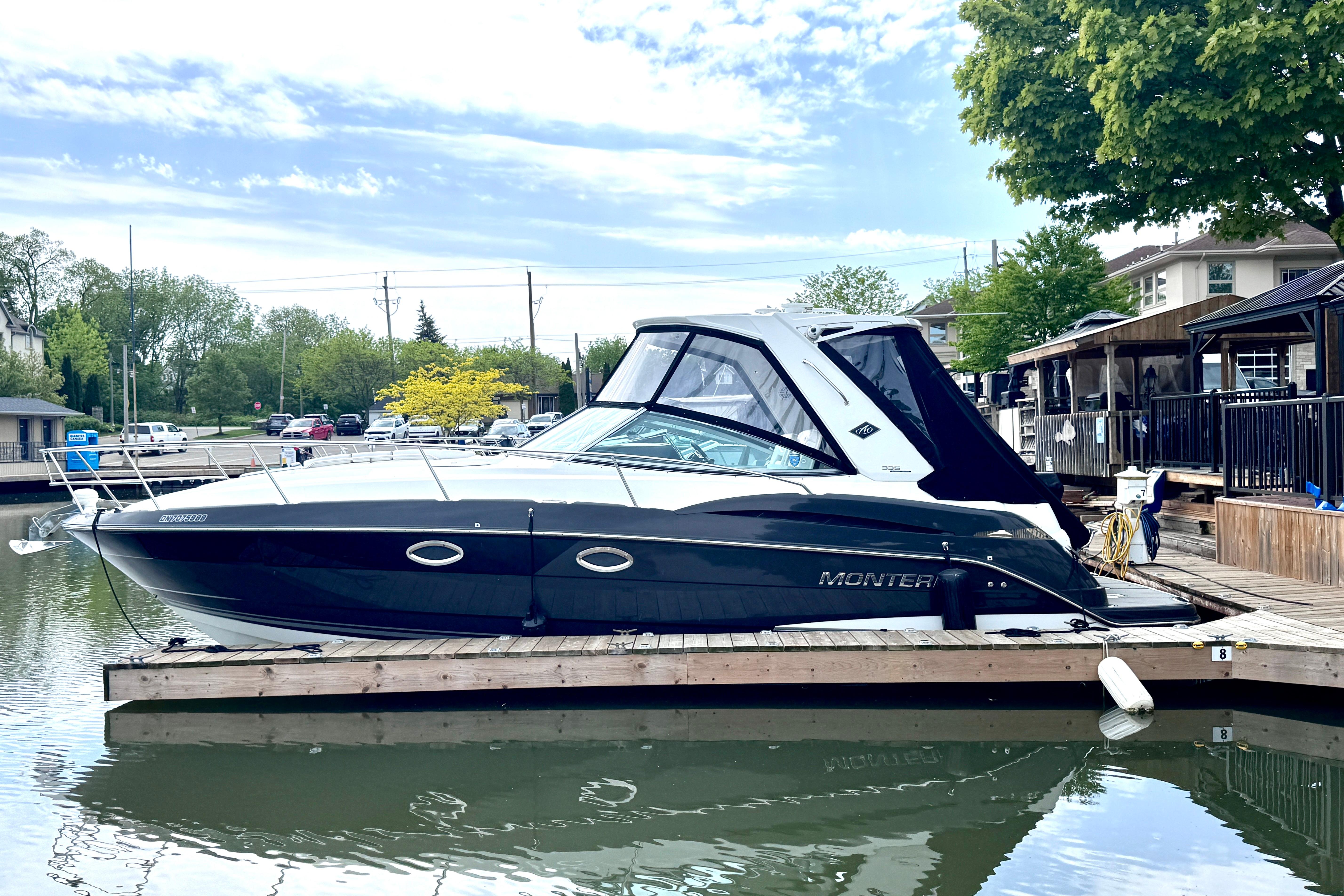 2019 Monterey 335 Sport Yacht