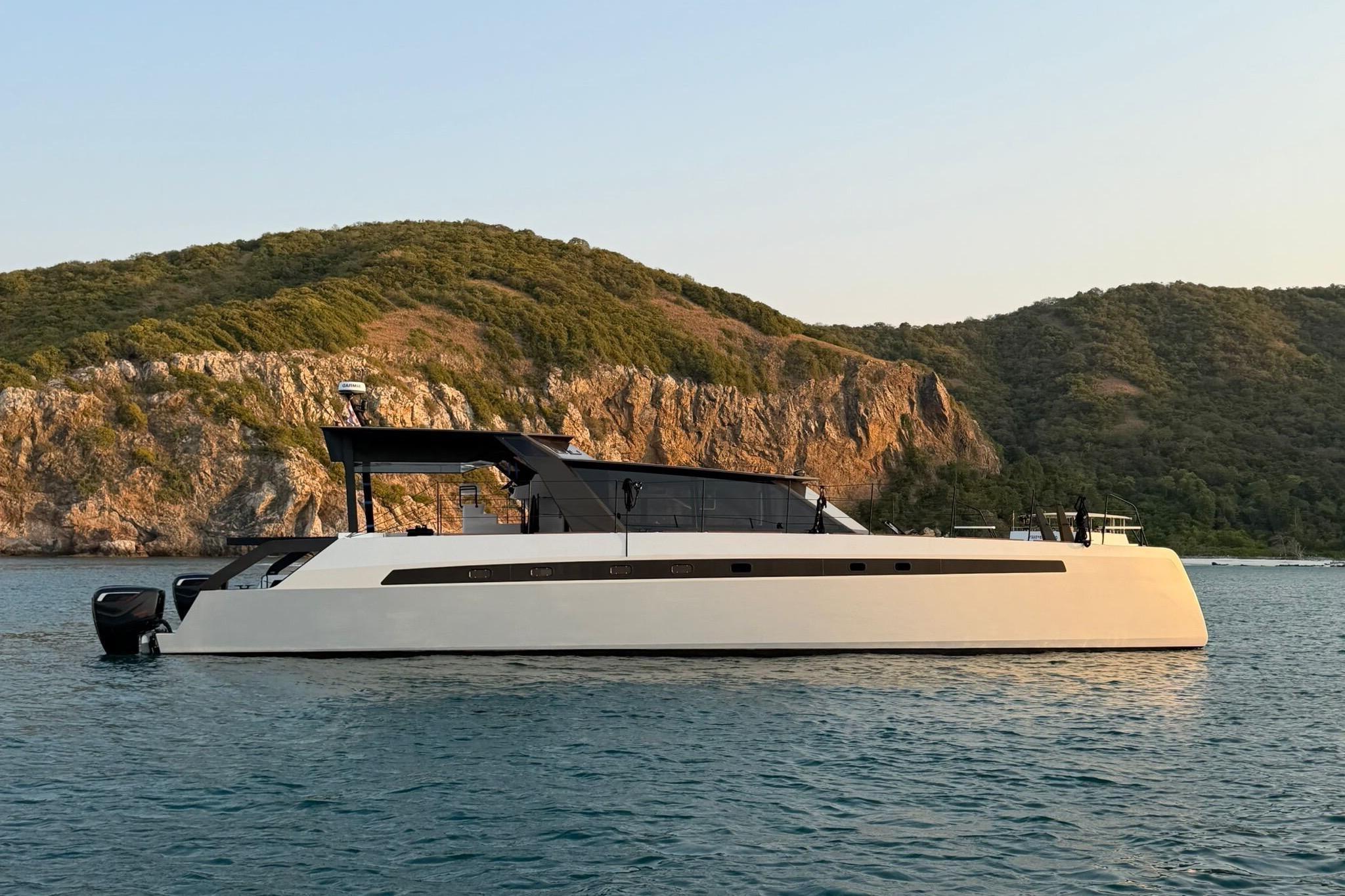 2025 Adventure Yachts AY60 Sport
