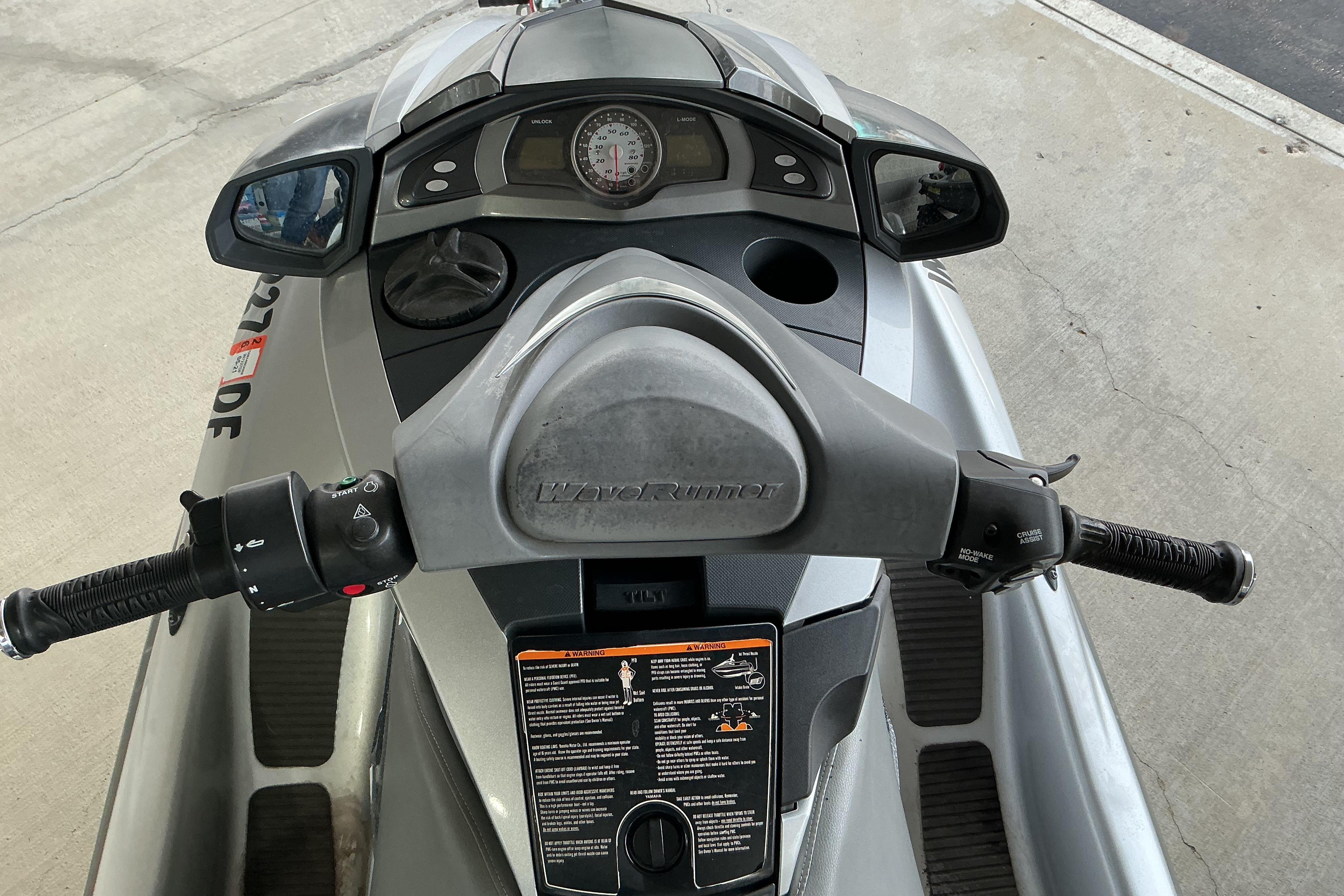 2008 Yamaha WaveRunner FX Cruiser SHO dashboard and handlebars, showcasing controls and display.