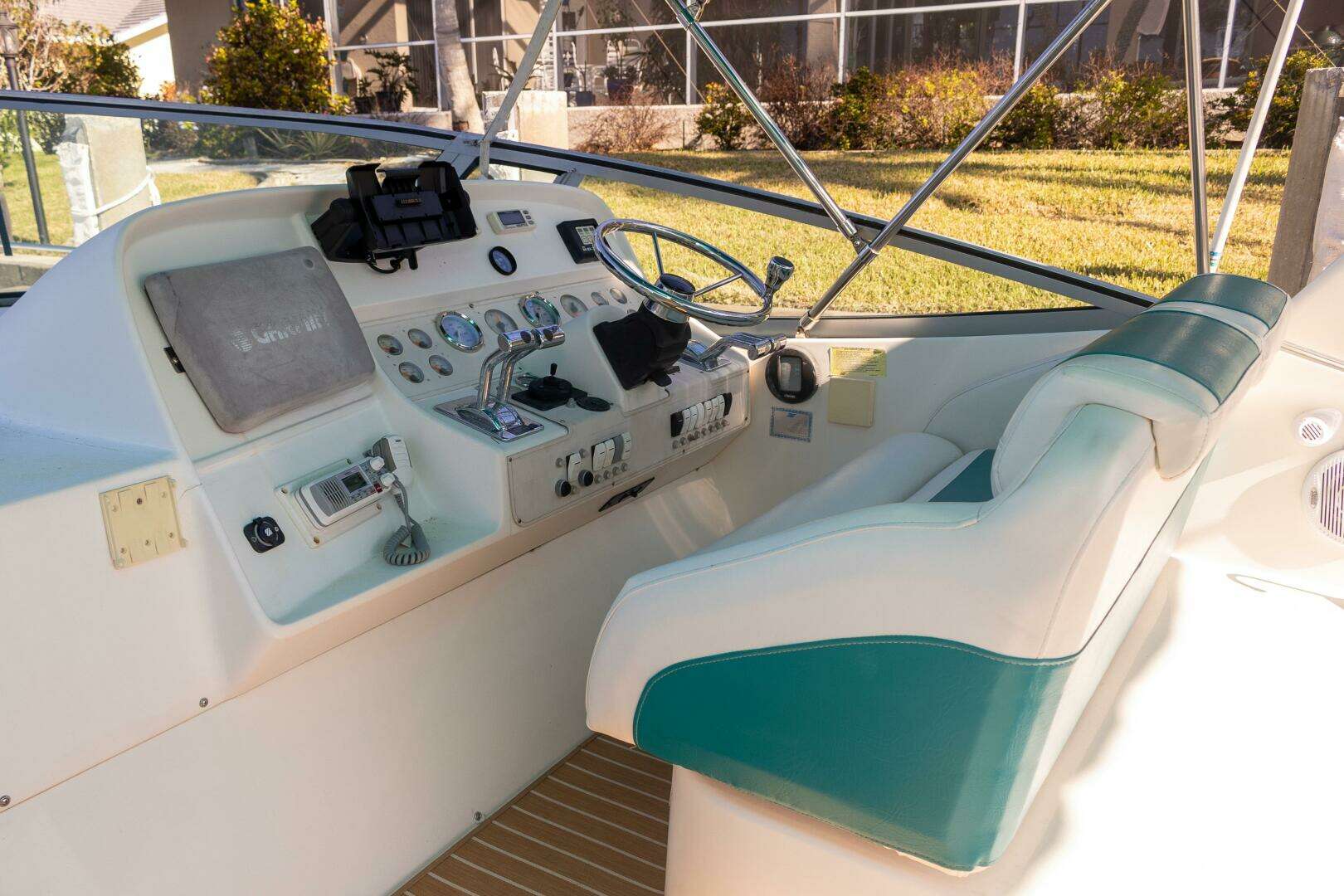 1995 Cruisers ESPRIT 3570 - Image 7