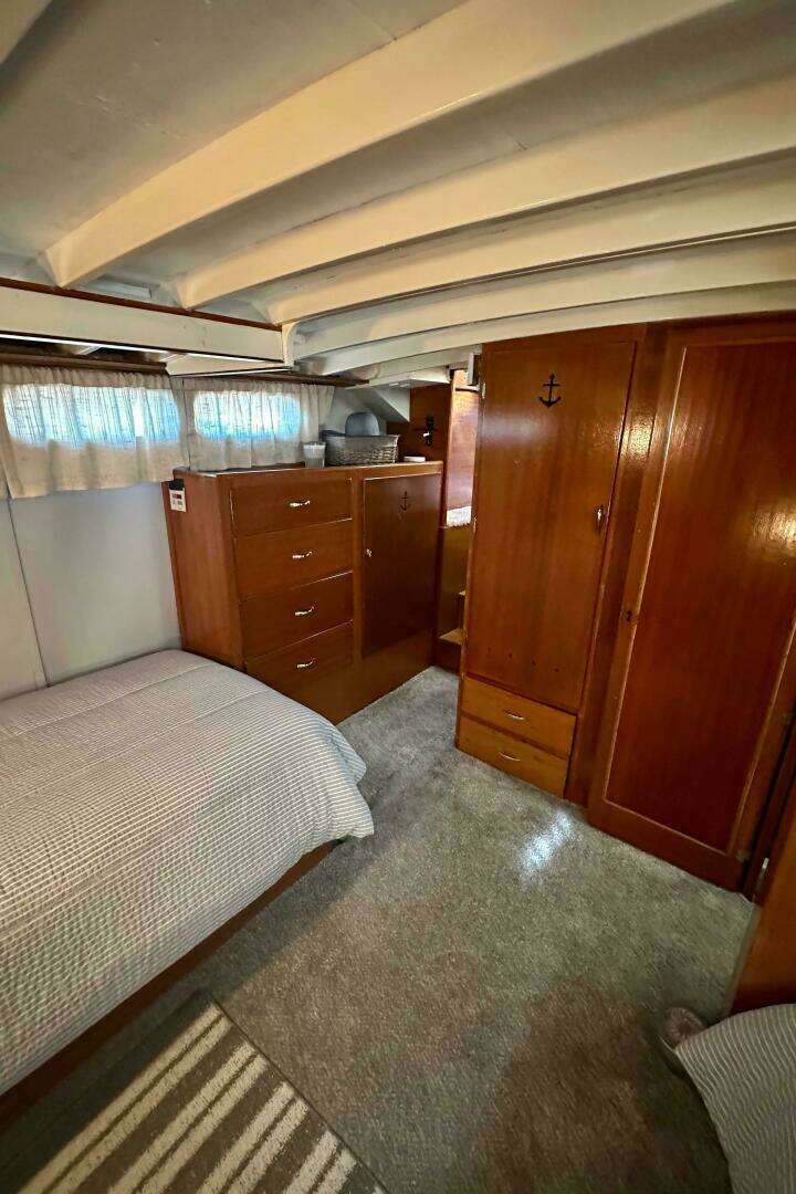 1960 Chris-Craft 45 Constellation - Image 30