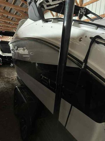 2023 Sea Ray SLX 260 Surf - 11